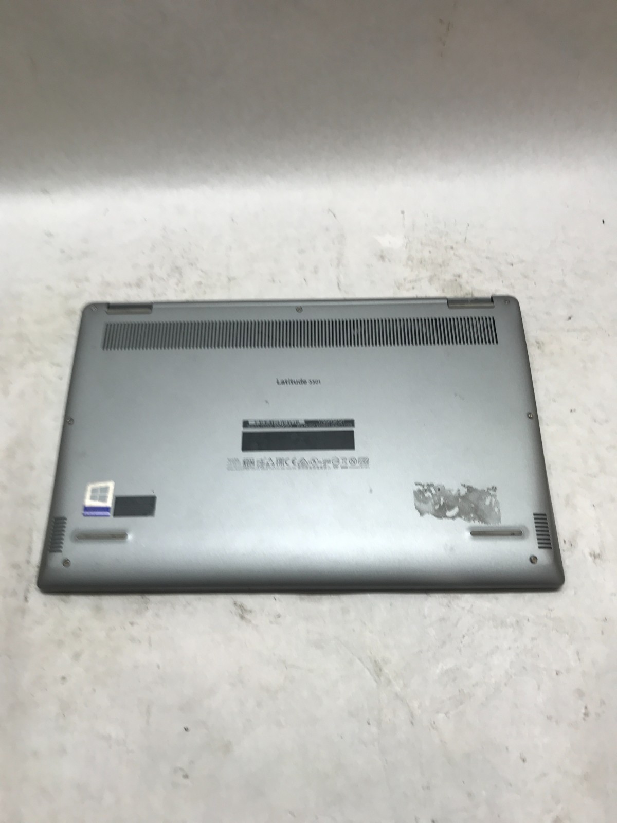 Dell Latitude 3301 13″ Intel Core i5 NO RAM NO SSD/OS For Parts WILL NOT BOOT DW