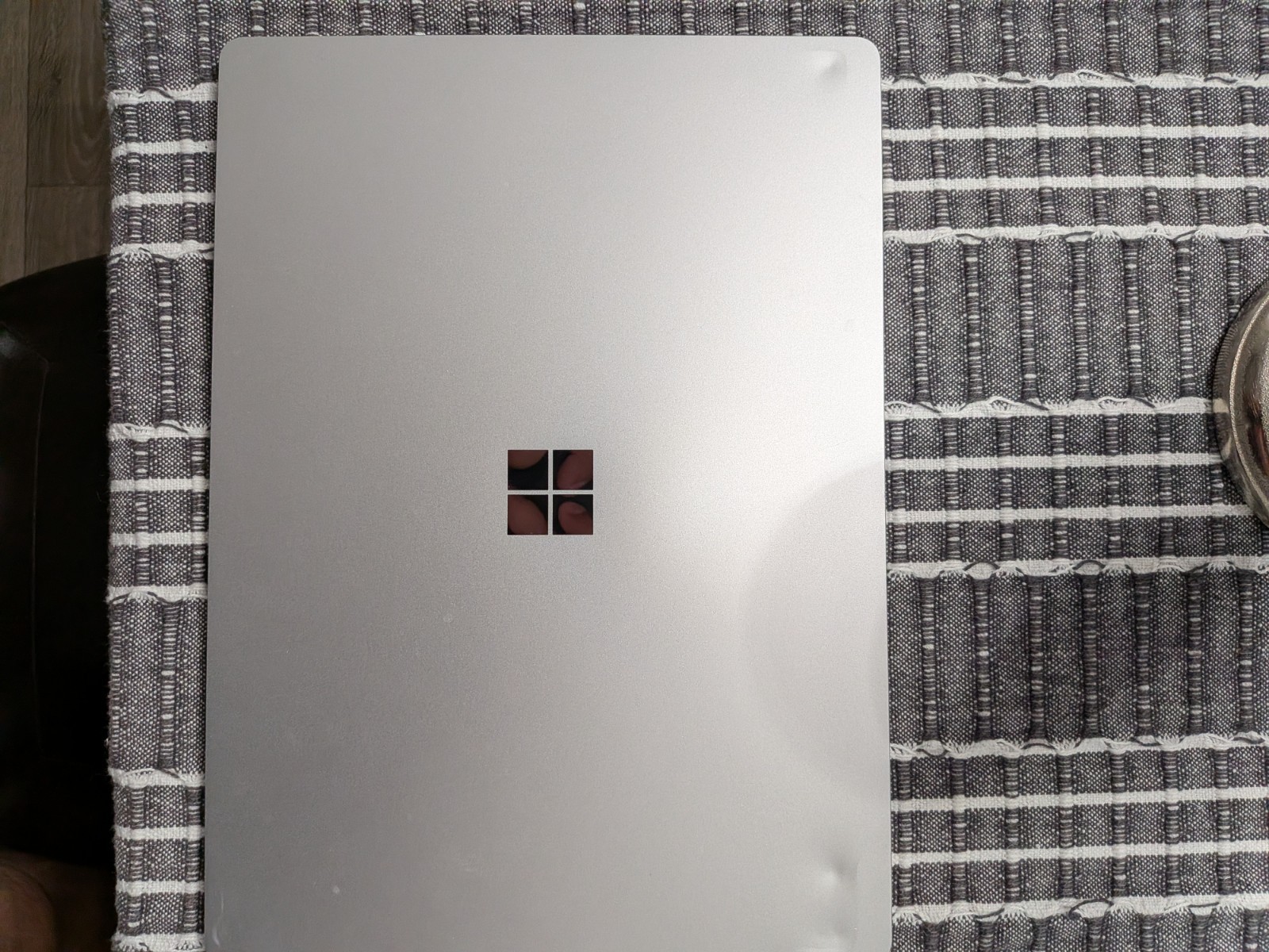 MS Surface Laptop 4 1950 13.5″ | 2.60GHz i5-1145G7 | 8GB RAM | 256GB | w/Dock