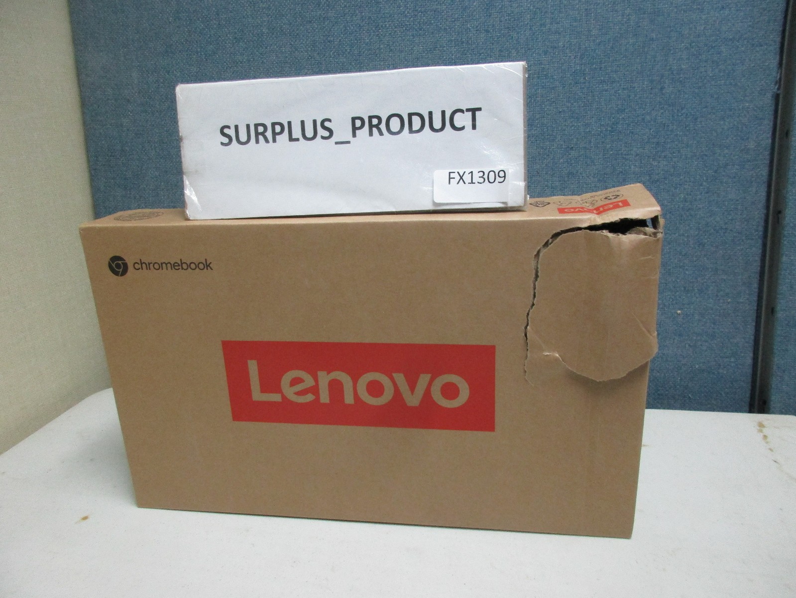 LENOVO IPad Slim 3 C 14IAN8 83BN0001US Lap,14″ Intel N-S N100,AI,4GB M-UGLY BOX
