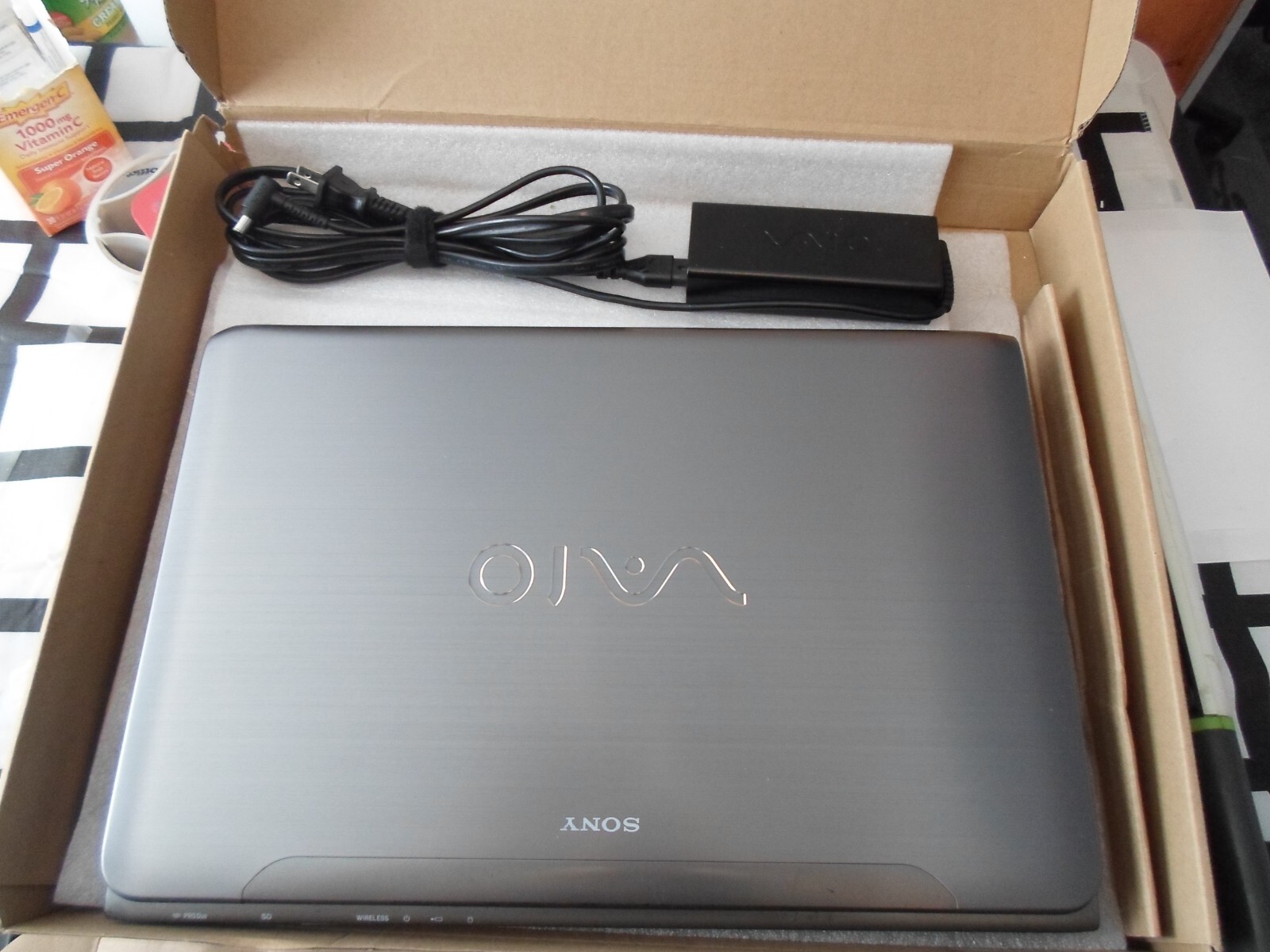 Sony VAIO damaged PCG-7173L Intel Core 2 Duo 1GB RAM 120GB HDD CRACKED SCREEN