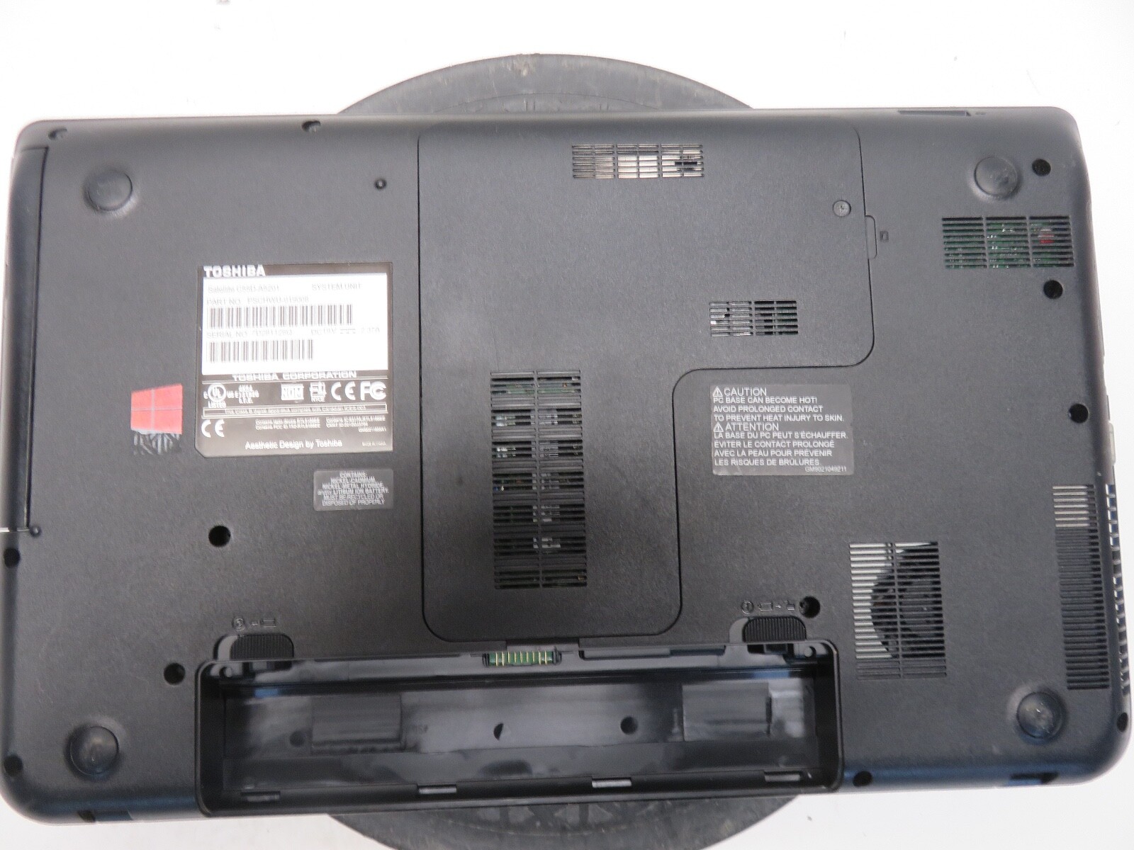 Toshiba Satellite C55-A5201 AMD E1-1200 1.4GHz 4 GB NO HDD No Batt