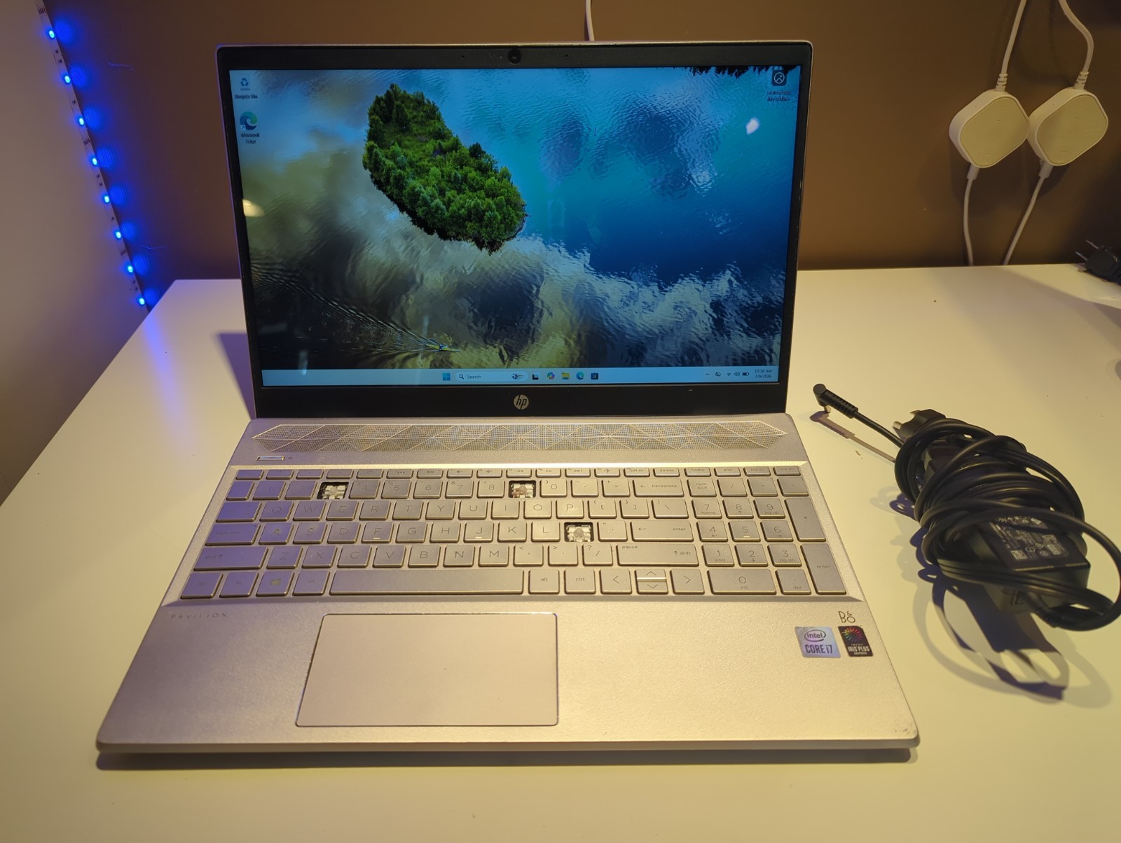 HP Pavilion 15-cs3672cl, i7-1065G7, 8gb Ram, 15.6″ FHD Touch Display, READ BELOW