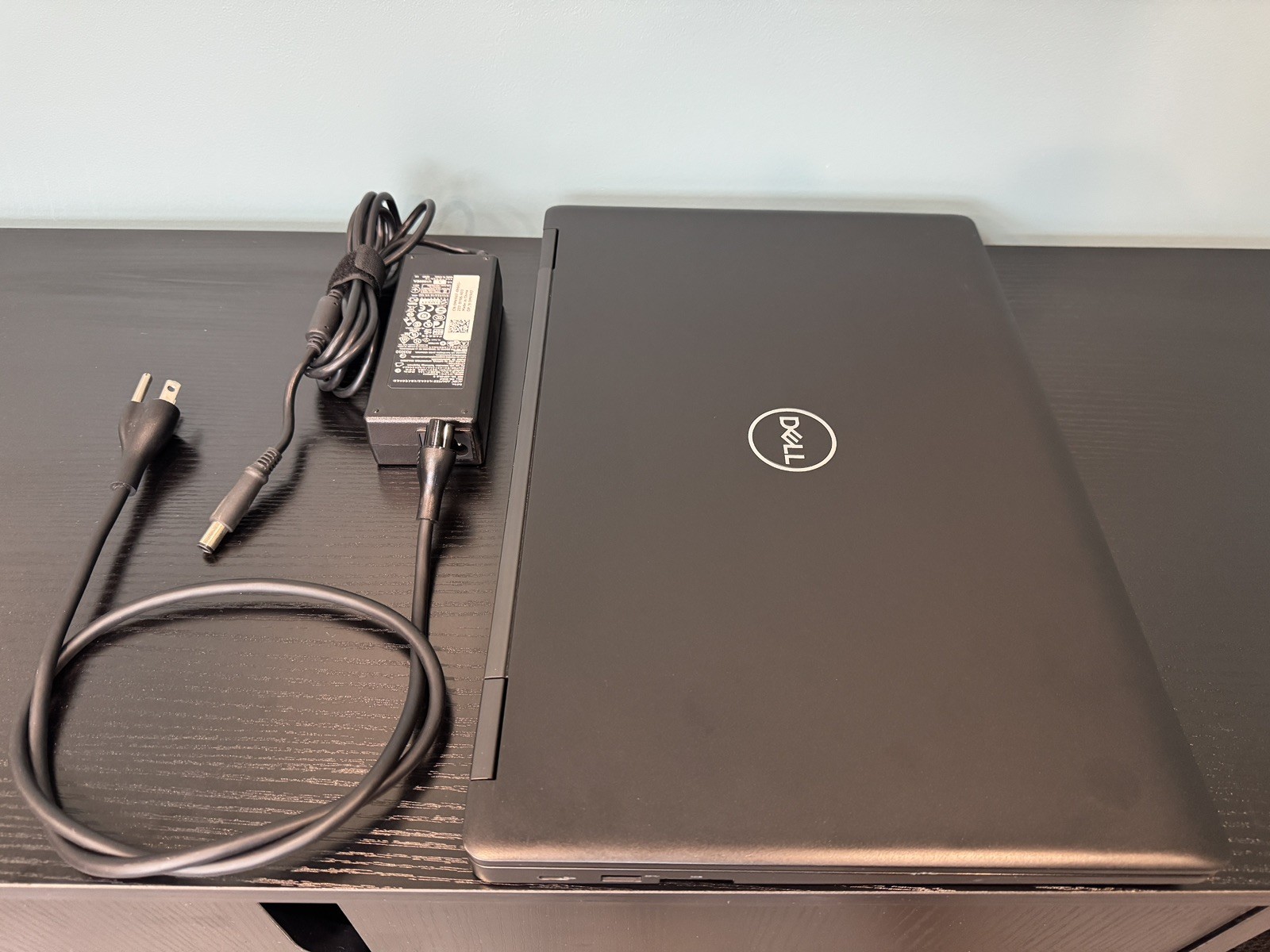 Dell Latitude 5590 Intel Core i7-8650U 16GB RAM 256GB SSD Windows 11 Pro Laptop