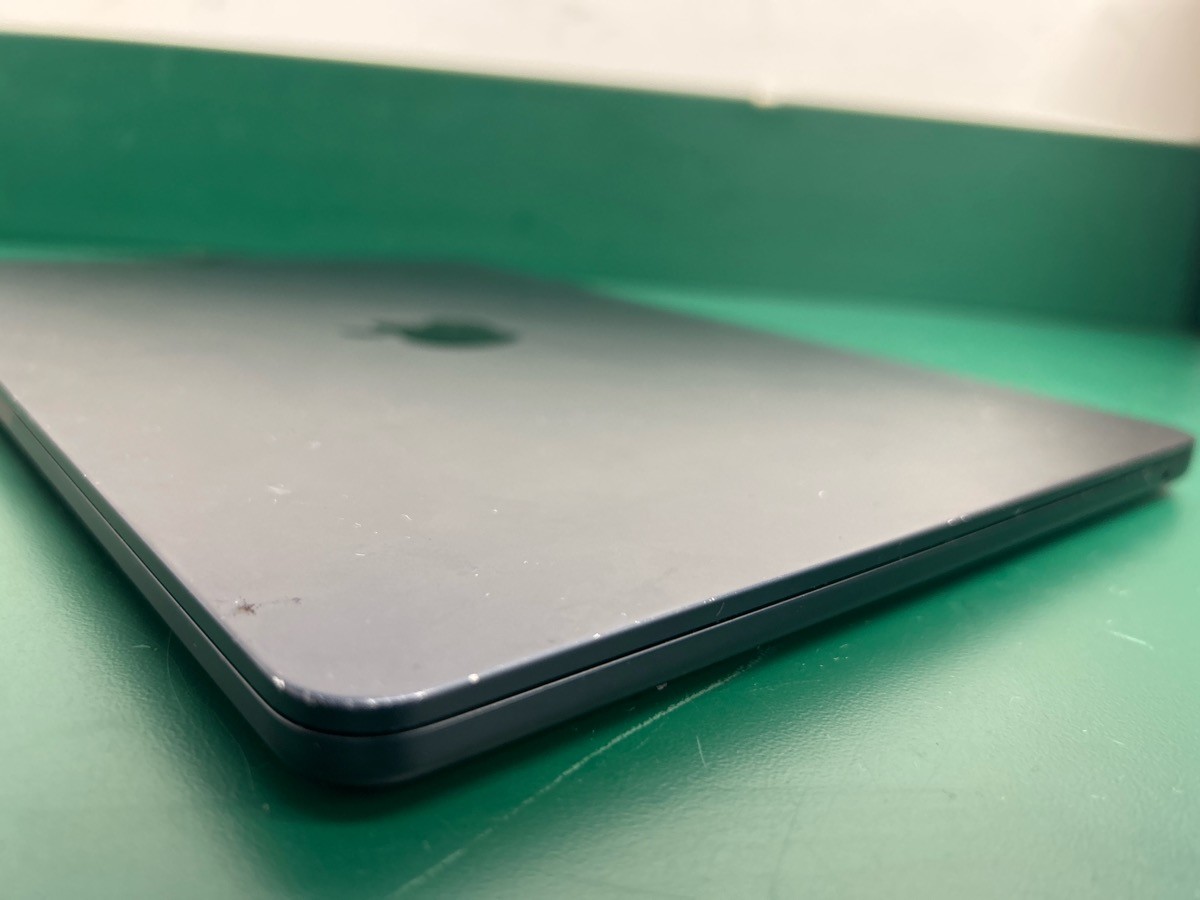 Apple MacBook Air 2022 A2681 13in M2 8 Core GPU 8GB RAM 256GB (EZ5002591)