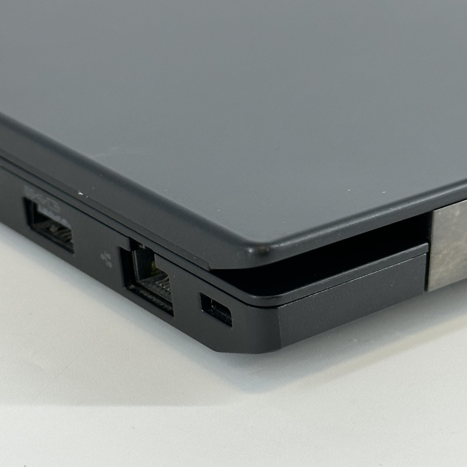 Lenovo ThinkPad P15v Gen 3 FHD 3.2 GHz Ryzen 7 PRO 6850H 16GB 1TB SSD RTX A2000