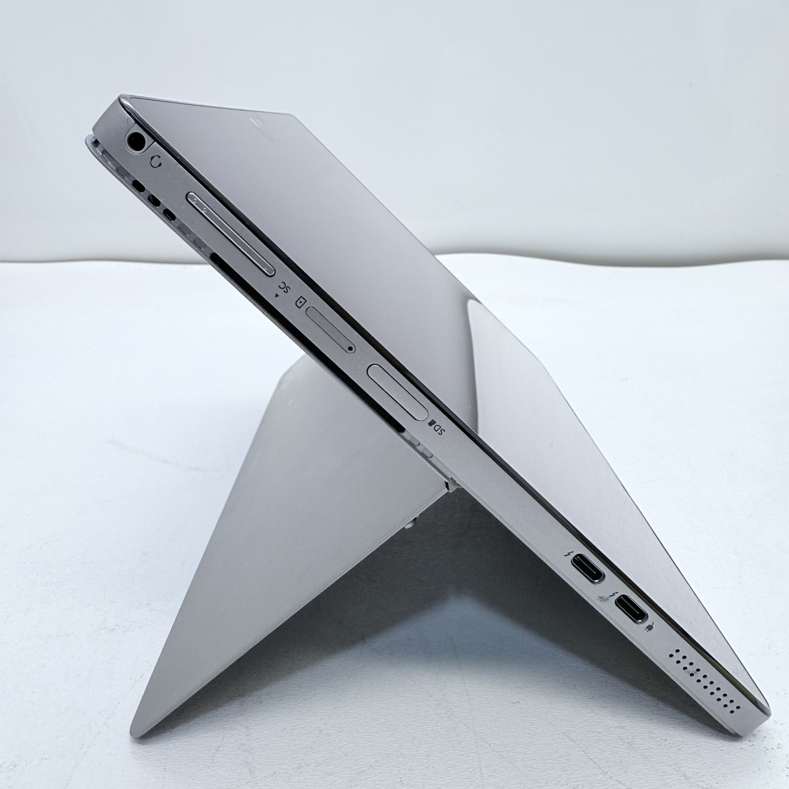 Dell Latitude 7200 2-in-1 i5 8GB RAM – NO SSD NO BATTERY BIOS LOCKED *READ DESC*