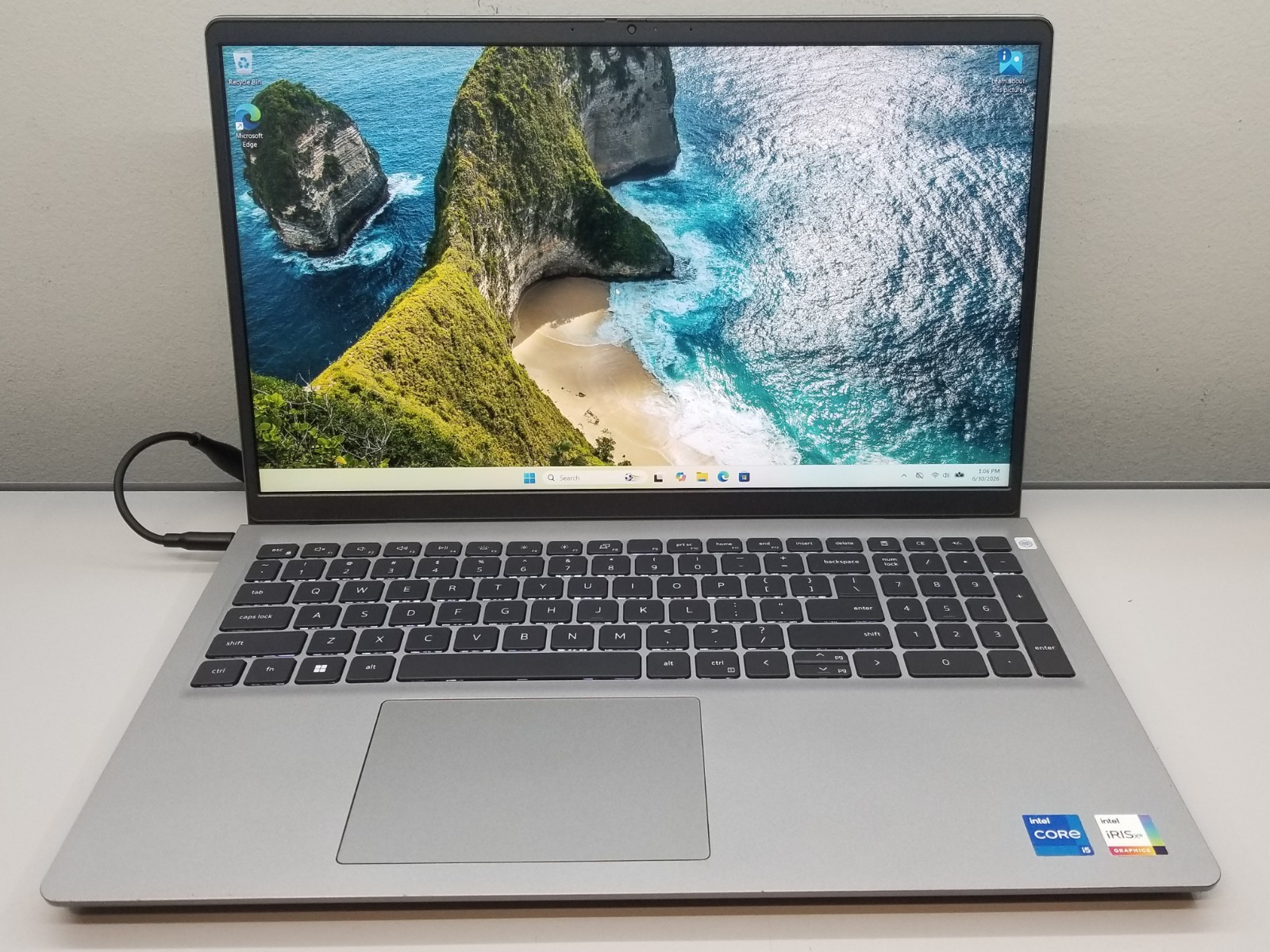 Dell Vostro 3530 15.6″ FHD i5-1335U 3.4GHz 8GB RAM 256GB NVMe Win 11 Pro WiFi BT