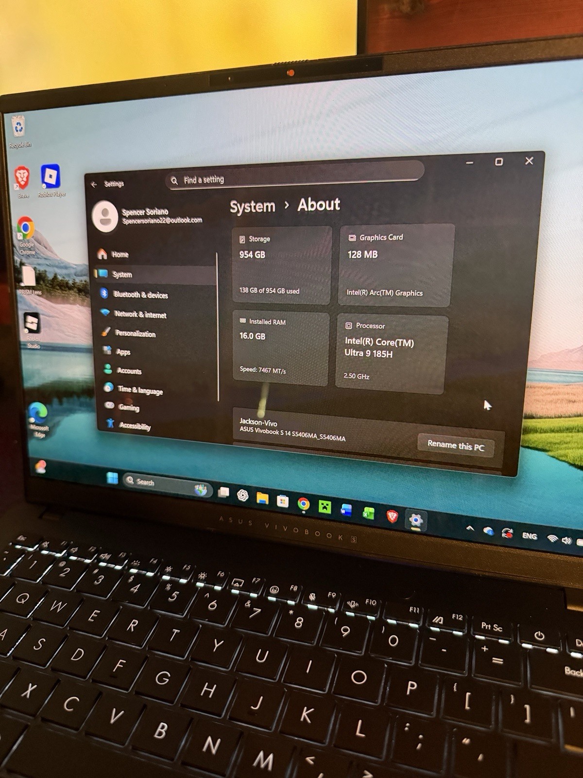 Asus Vivobook S 14 OLED 14″ (1TB SSD, Intel Core Ultra 9 185H, 2.5 Ghz, 16GB)