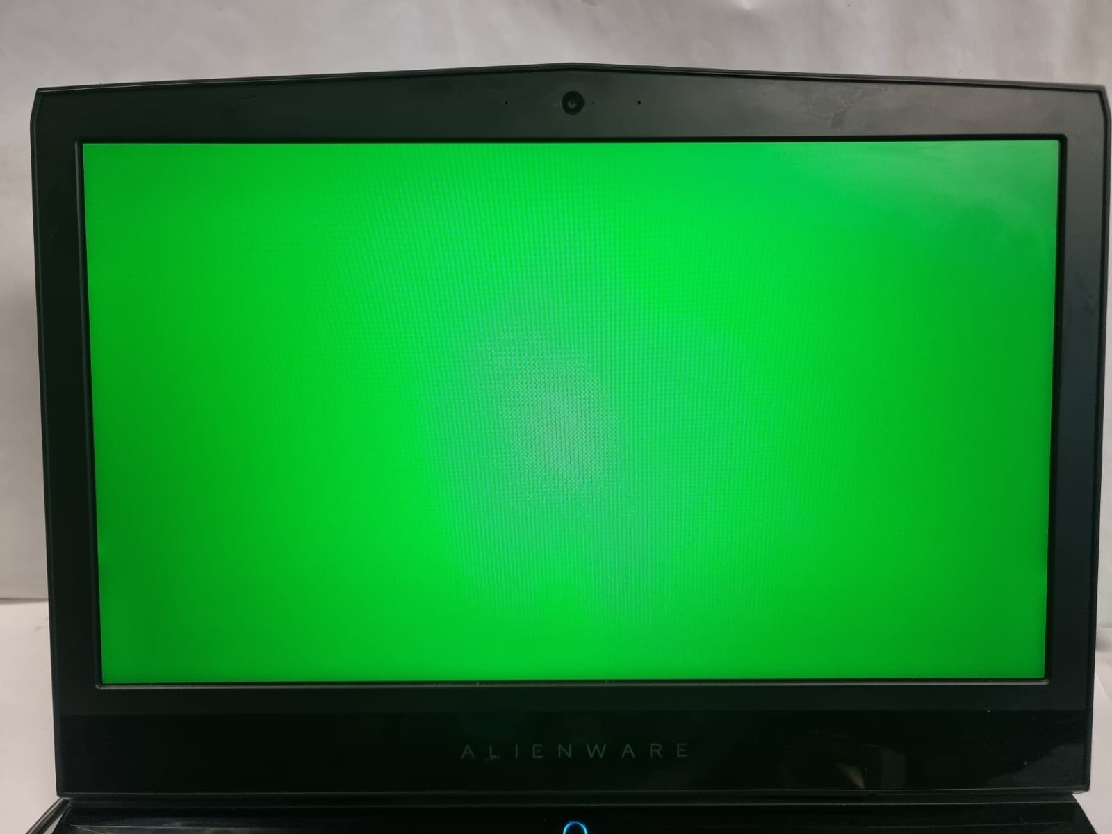 Alienware 17 R5 i7-8750H 16 GB RAM 256GB SSD /GTX 1060 / Fan issue / Read pls