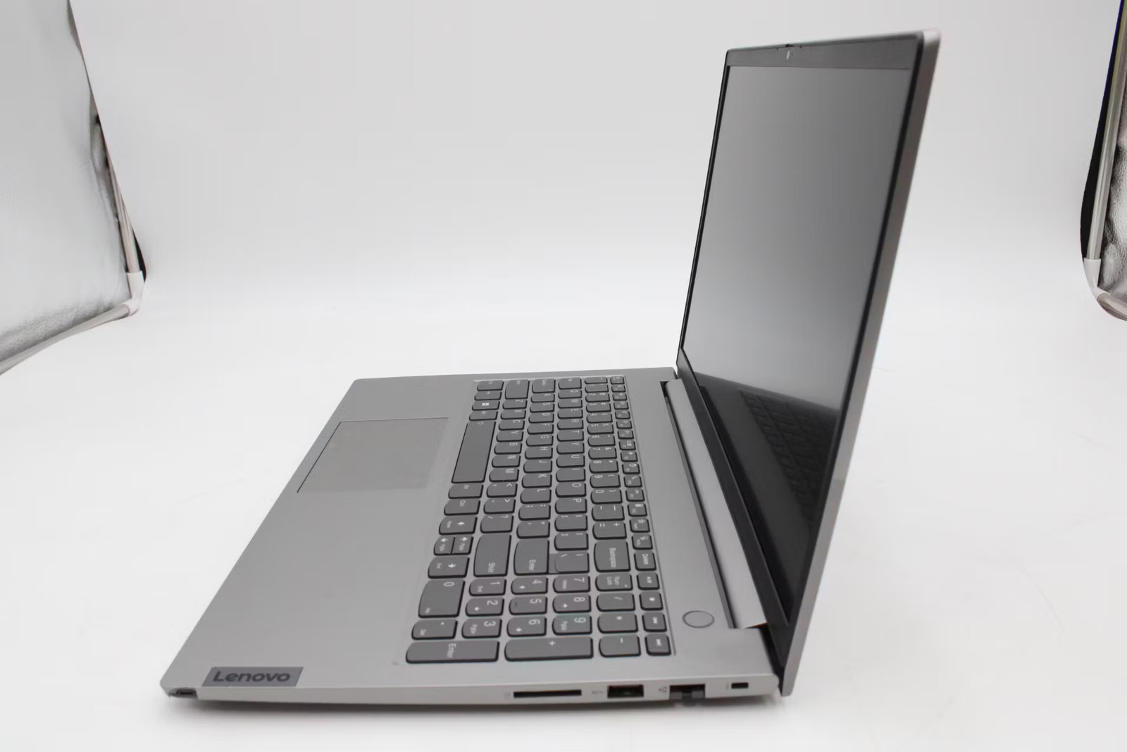 Lenovo ThinkBook 15 G4 IAP 15.5″ i5-1235U, 256GB NVMe, 16GB RAM