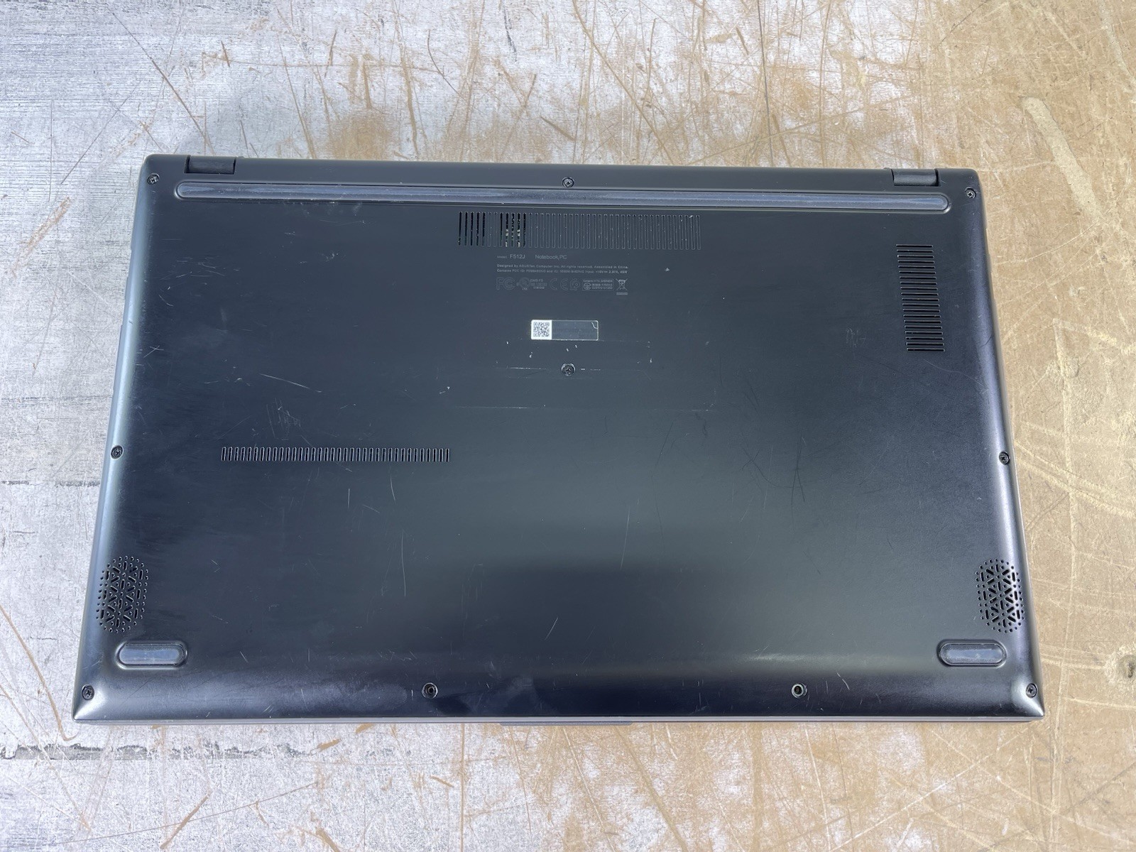 ASUS VIVOBOOK F512J i3-1005G1 @ 1.20 GHz, 12GB RAM, NO HDD/OS
