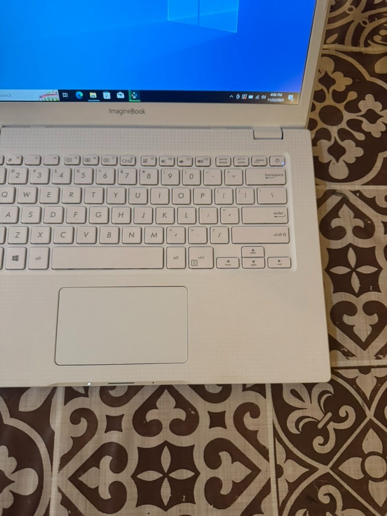 ASUS VivoBook MJ401TA m3-8100Y 4GB 120GB SSD Win10 w/ Charger