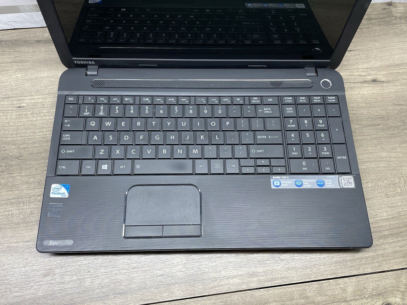 Toshiba Satellite C55-A5281 15.6″ Intel Core i5 Processor For Parts/Repair *READ