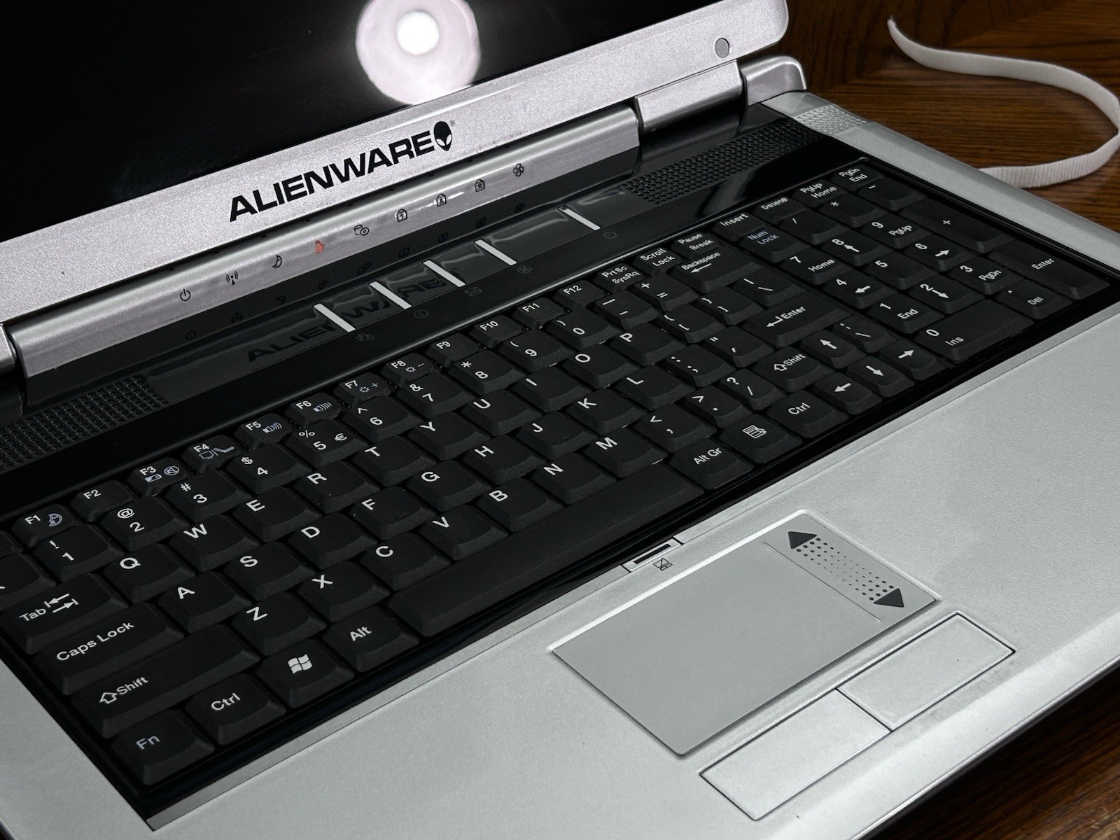 Alienware Area-51 M5700i-R2 Core2 T7200 4GB 2 HDD Backpack Includes