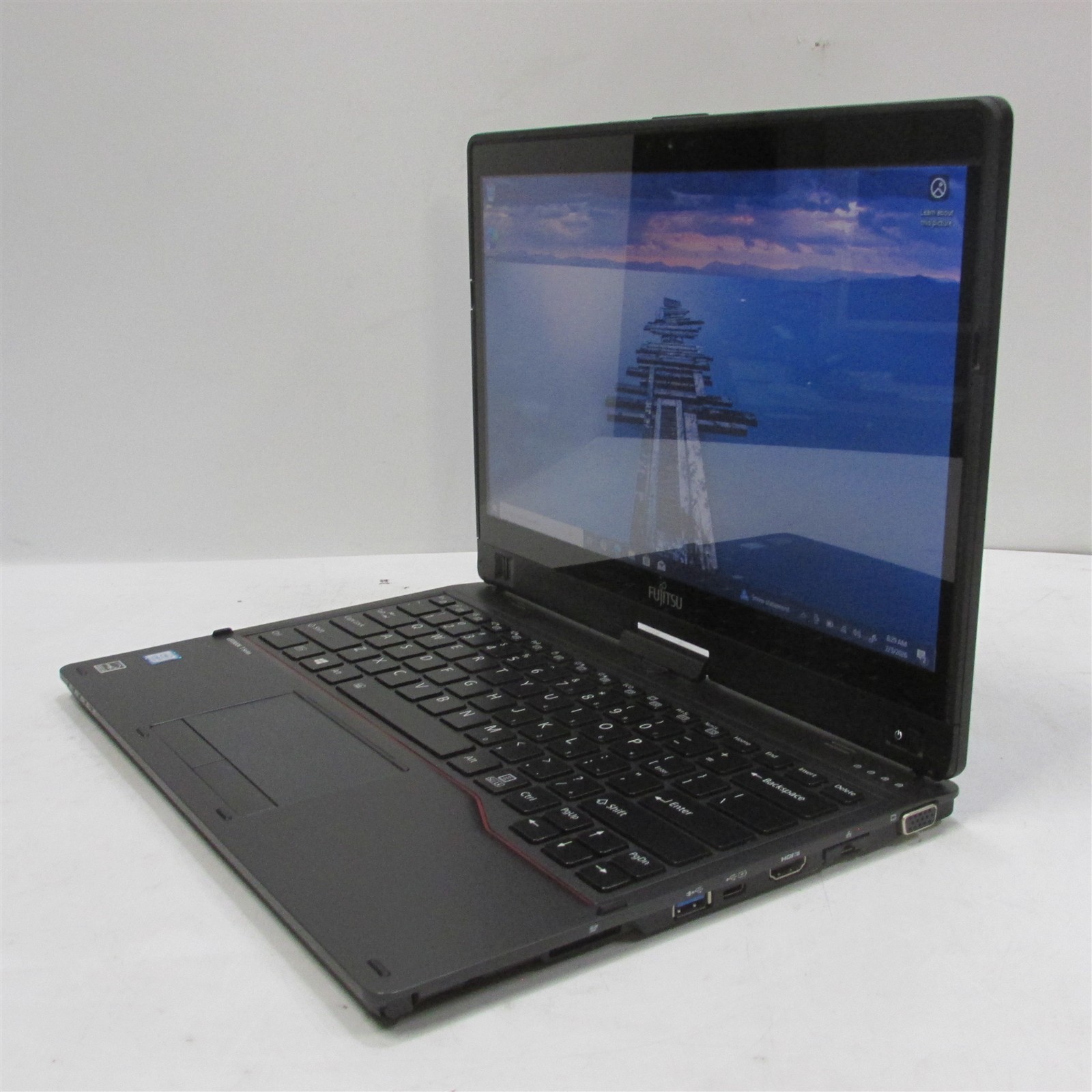 Fujitsu Lifebook T937 i5-7200U 2.5GHz 8GB RAM 256GB m.2 13.3″ Win 10 Pro Touch
