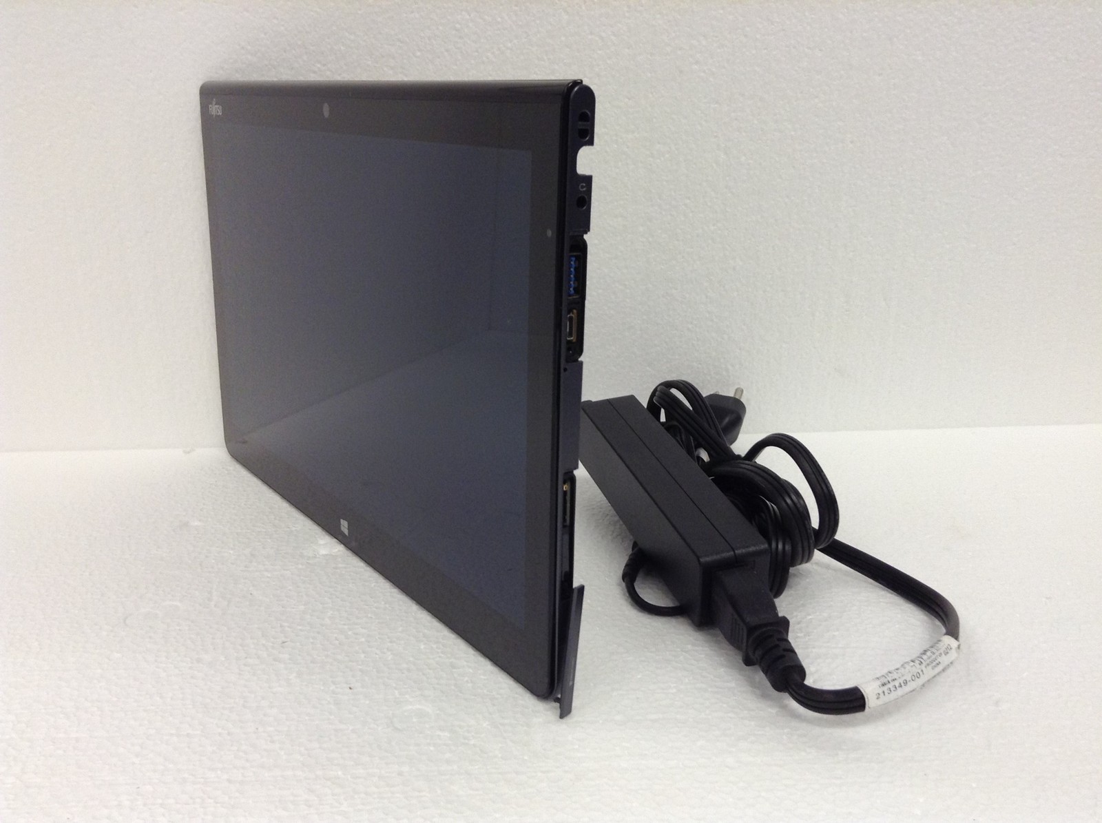 Fujitsu Stylistic Q704 i5-4300U 8GB 1.90GHz 12.5″ Touch Tablet,No SSD, FREE SHIP