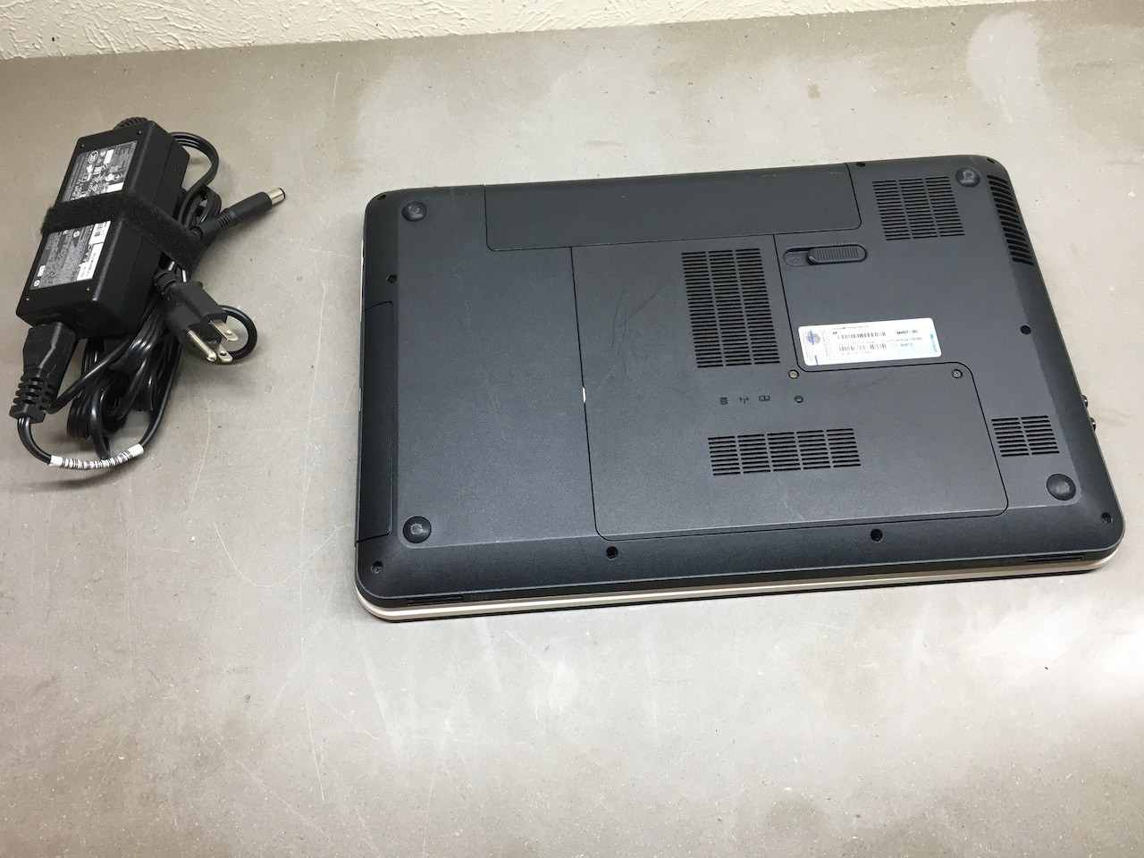 HP Pavilion G6 AMD A4-3300M 1.90GHz 6GB 120GB SSD [ Flowers ] Windows 10