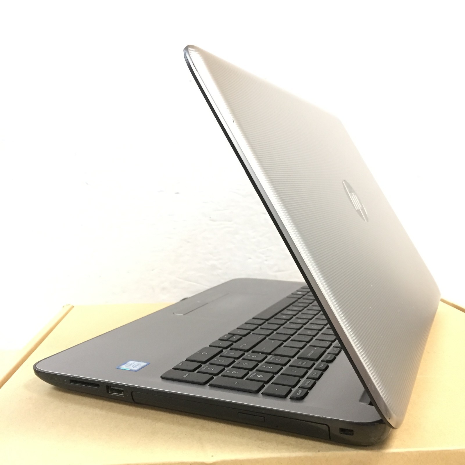 *Bad Battery*HP 15-ay091ms 15.6″ Touchscreen Laptop/i3-6100U/8G RAM/1TB HDD/W10H