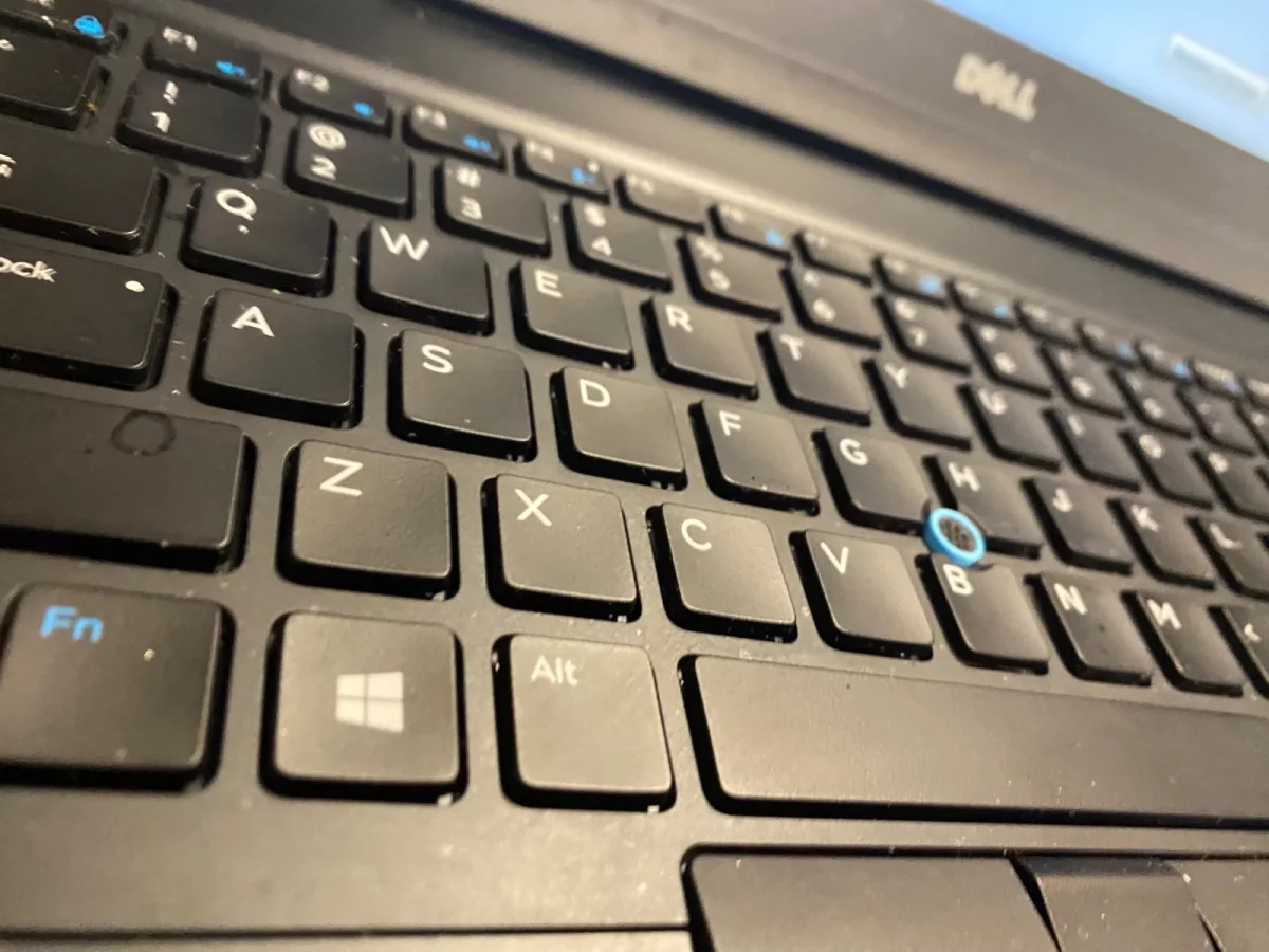 Dell Latitude 5580 i7-7820HQ 8GB RAM No SSD For Parts/Repair