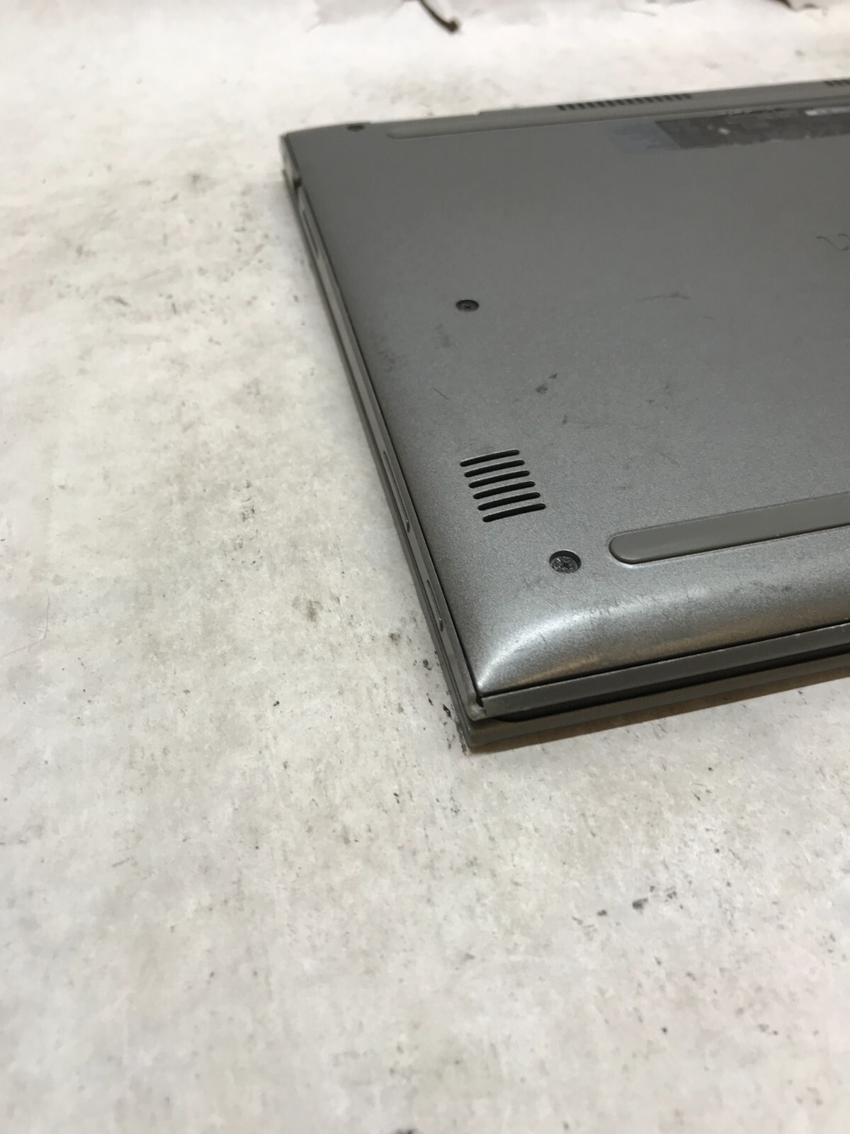 Dell Inspiron 13-5368 13″ Intel i5-6200U 4GB RAM NO HDD/OS Cracked For Parts -DW
