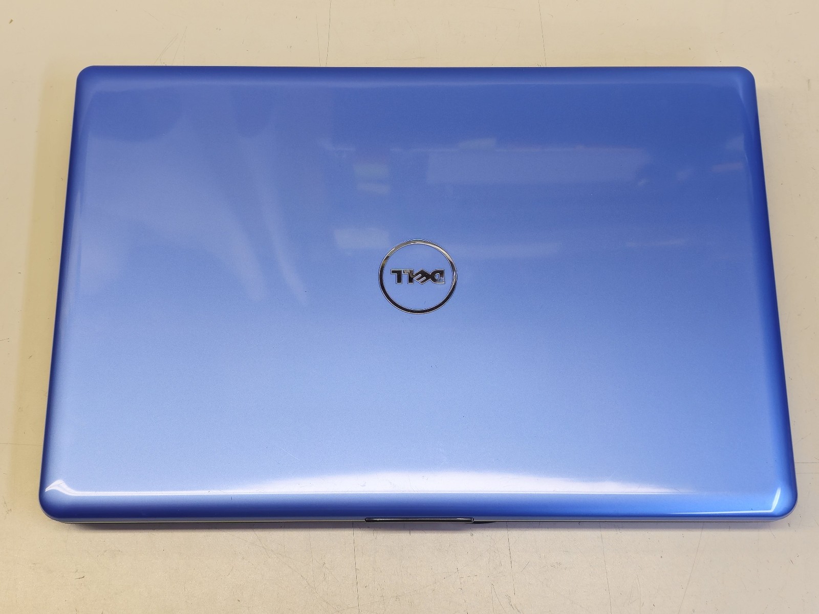 Dell Inspiron 1750 17.3″ Core2Duo T6600 + 4GB + 500GB + Windows 7 Home TESTED