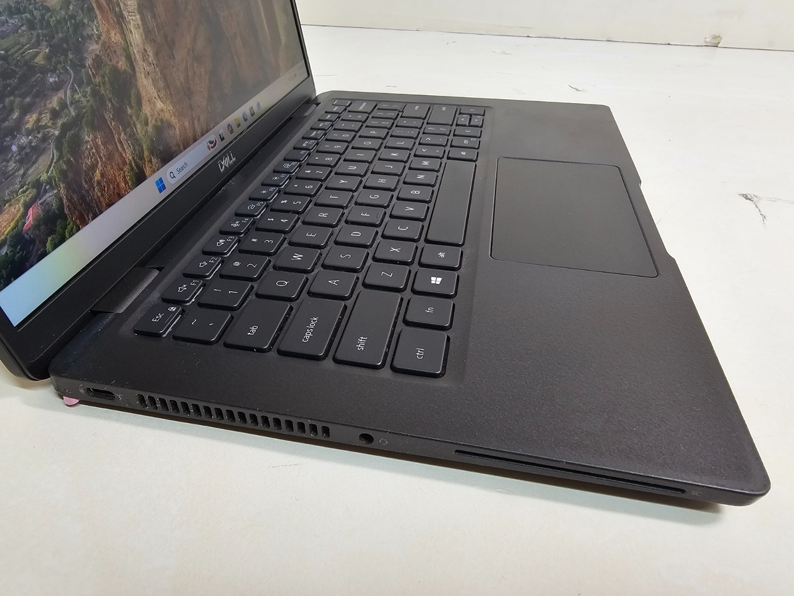 Dell Latitude 7320 Laptop 2.6 GHz i5-1145G7 16GB 512GB 13.3″ FHD Webcam Backlit
