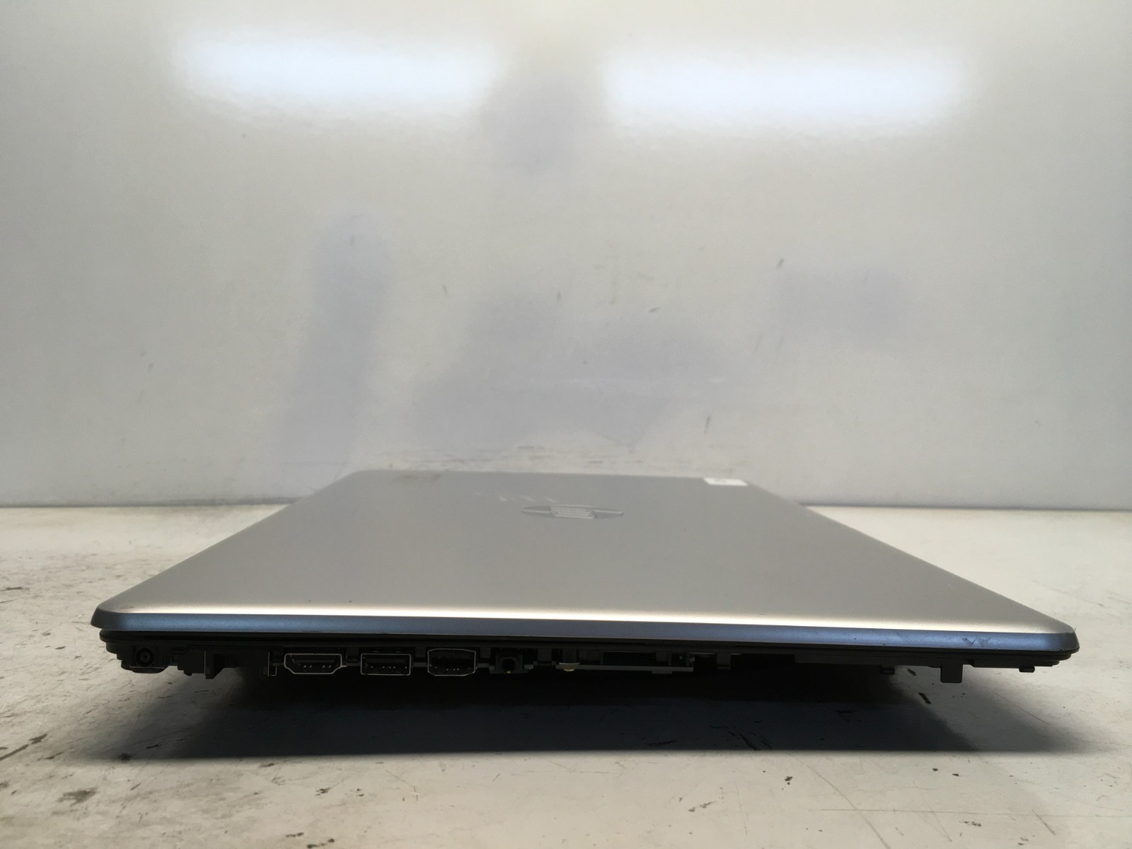 HP 17-CA1 AMD Ryzen 3 3200U 2600MHz 8 GB NO HDD