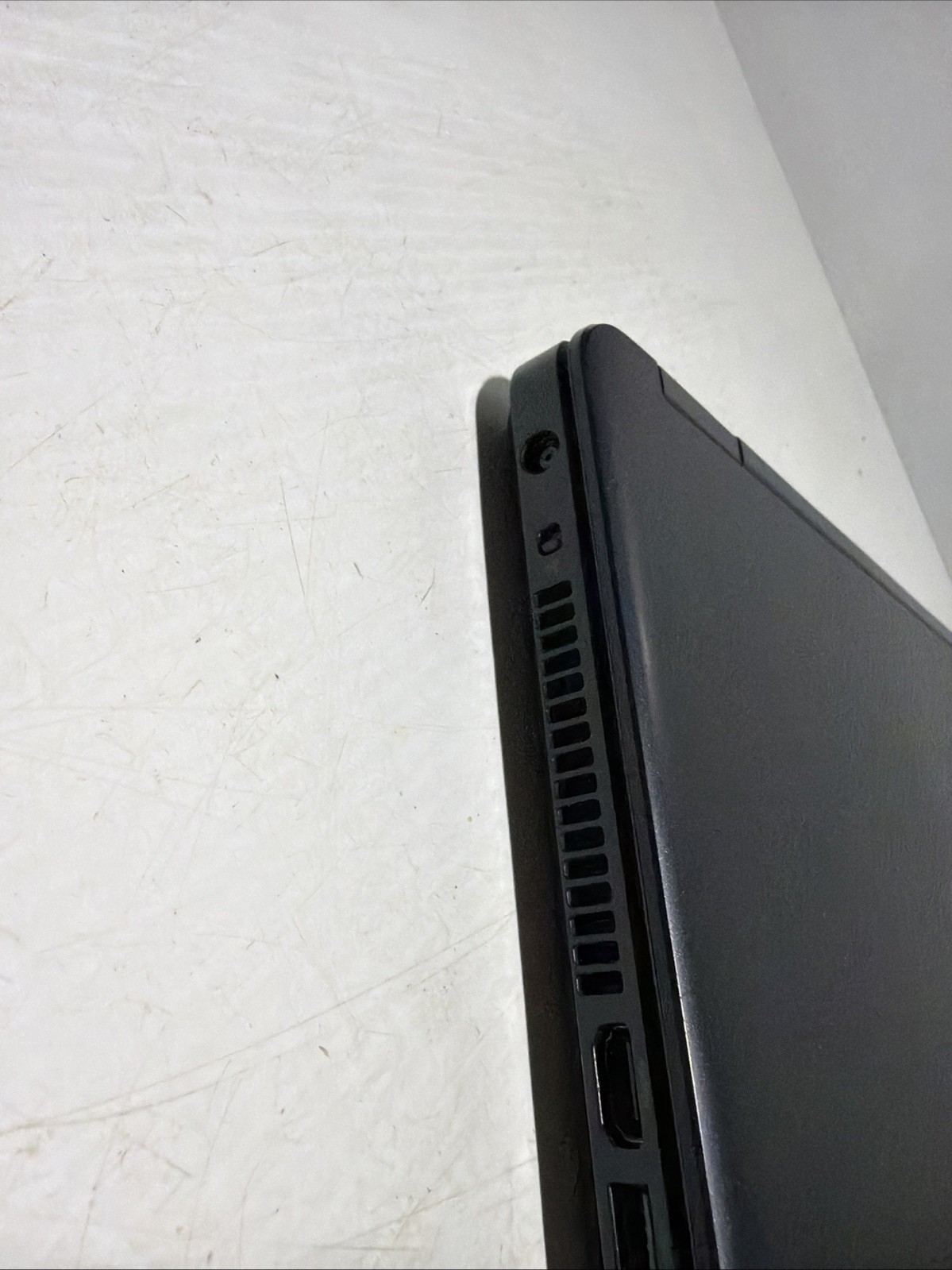 Dell Latitude E5440 14″ Laptop i5-4310U 4gb Ram No Drives Boots Bios No P/S