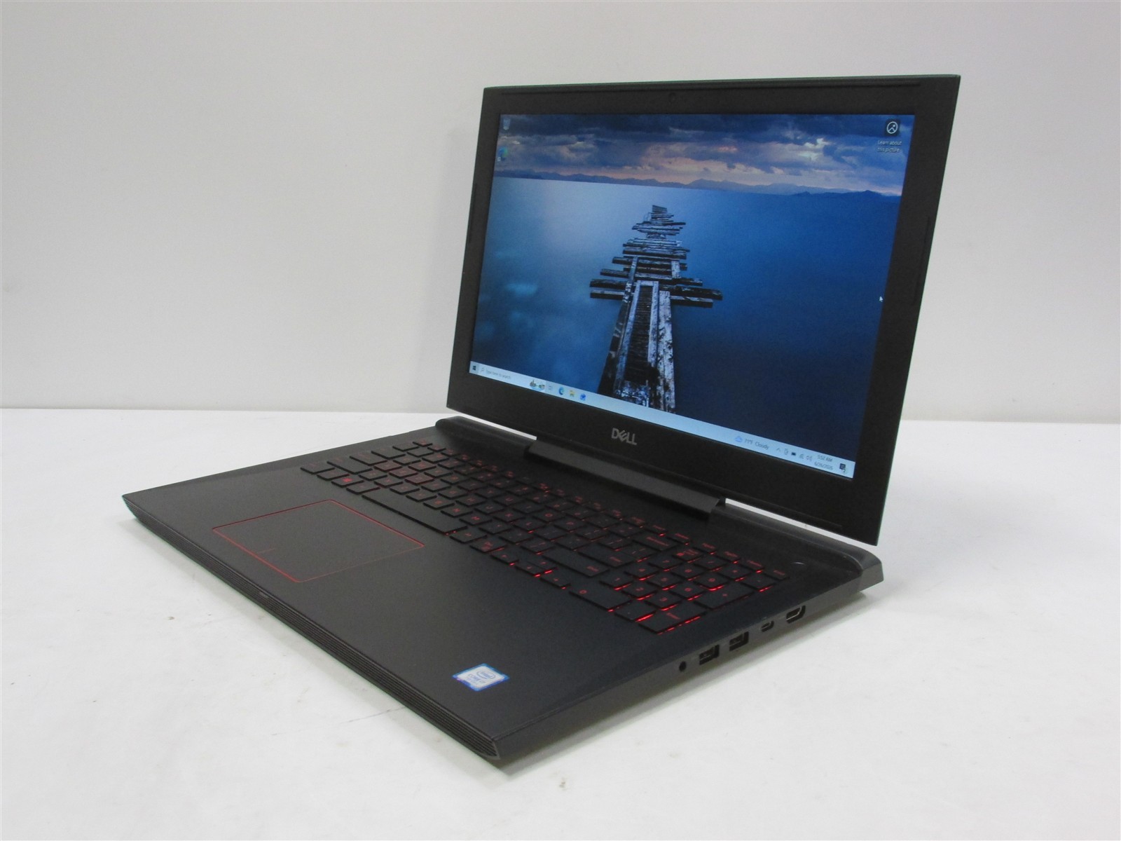 Dell Inspiron 7577 i7-7700HQ 2.8GHz 16GB RAM 256GB m.2 15.6″ Win10 Home COSM DMG