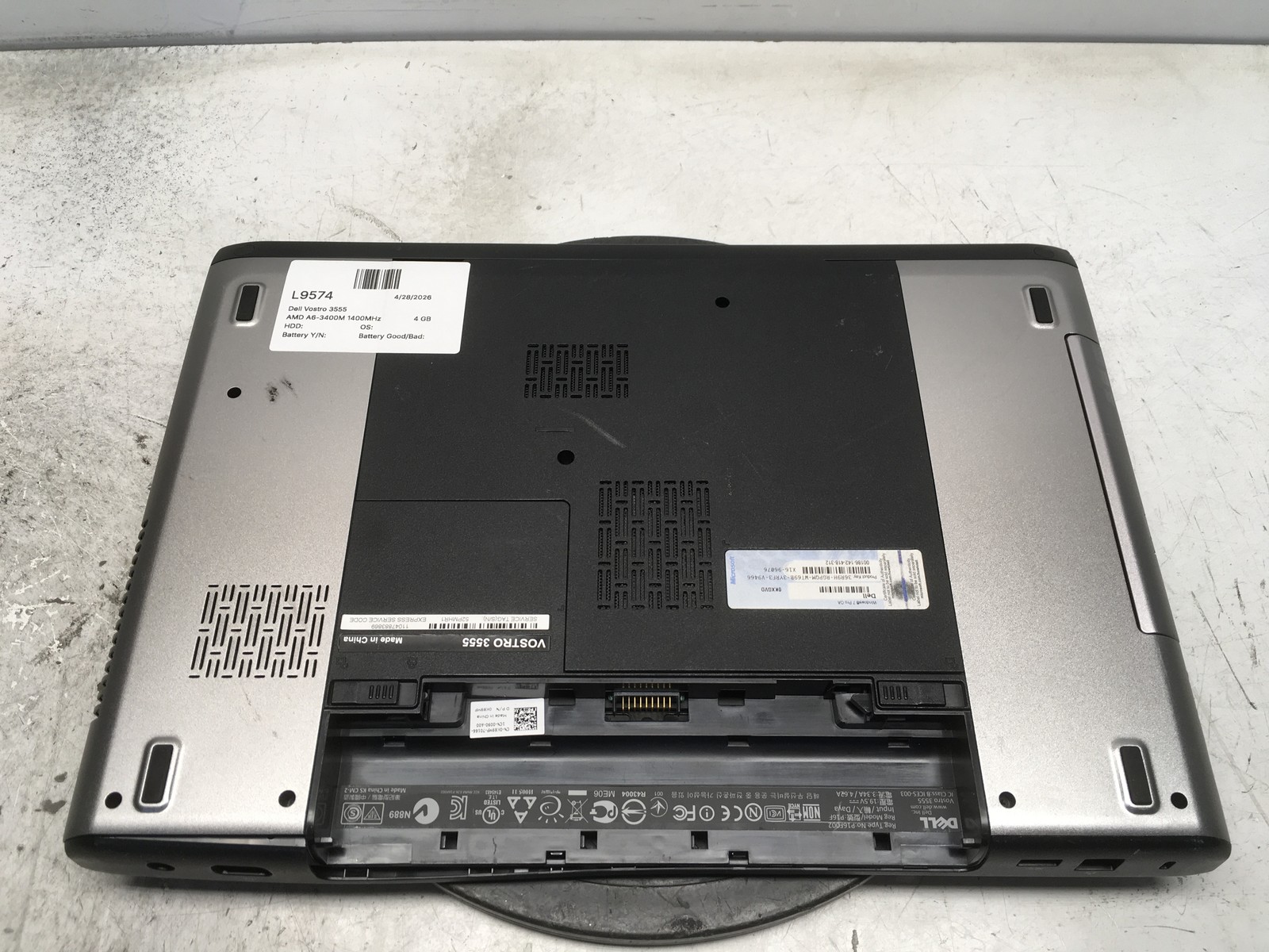 Dell Vostro 3555 AMD A6-3400M 1400MHz 4 GB NO HDD No Batt