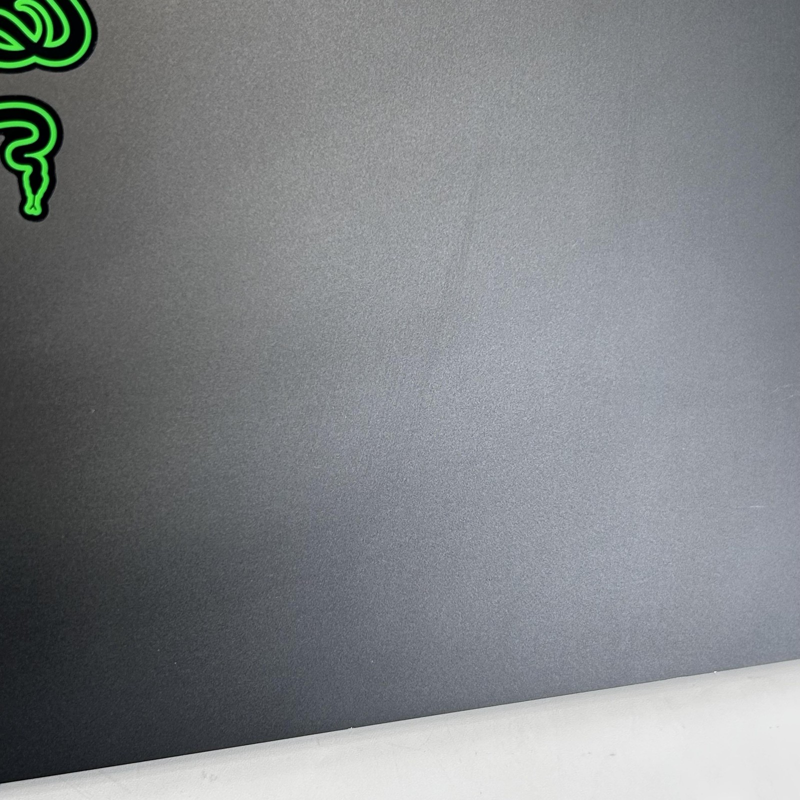 Razer Blade 15 Advanced 240Hz FHD i7-9750H 2.60GHz 16GB 2TB SSD RTX 2080 Max-Q