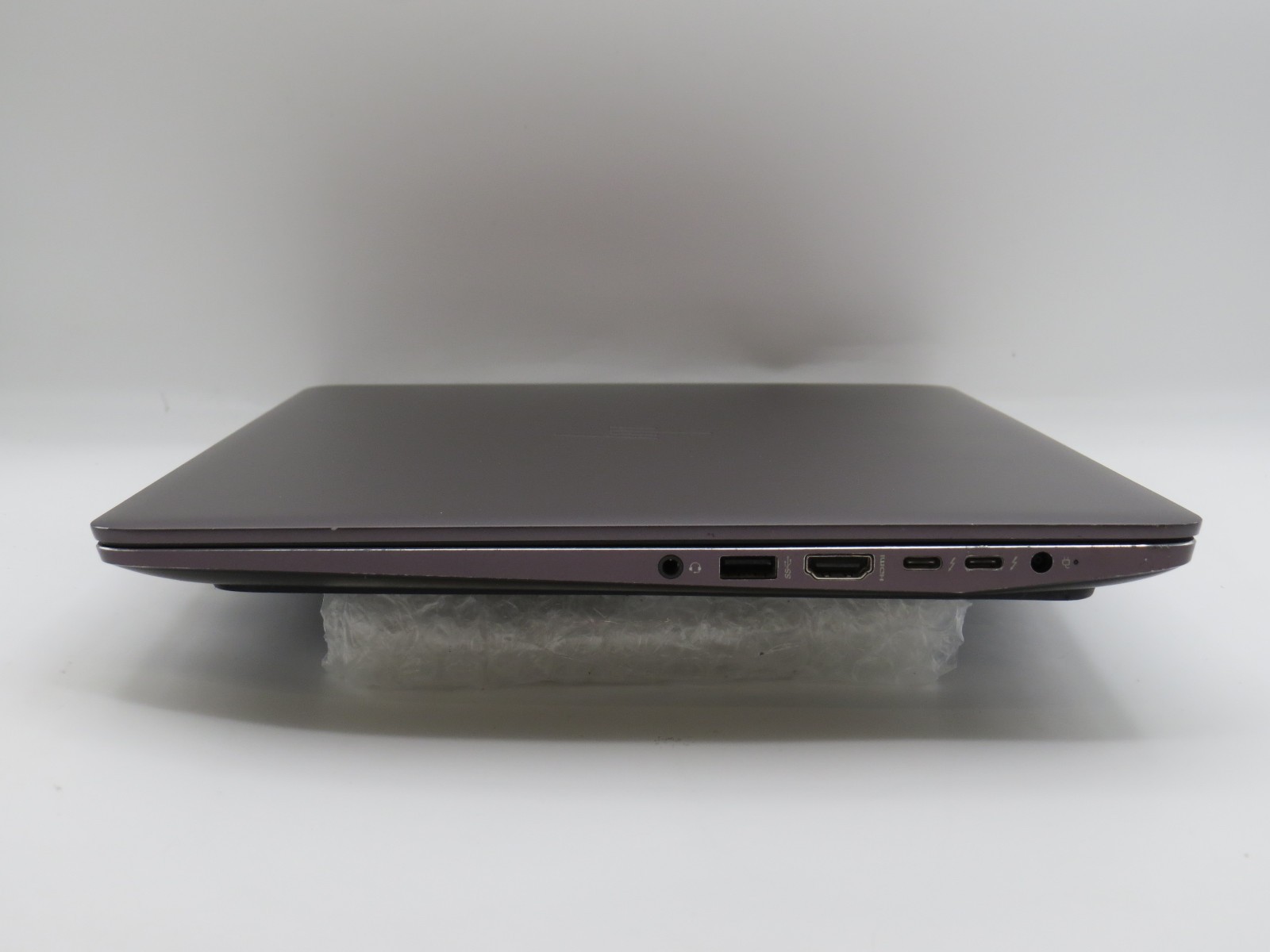 HP Zbook Studio G4 | i7-7820HQ @ 2.9GHz | 16GB / 256GB m2 | 15″ | No OS/AC
