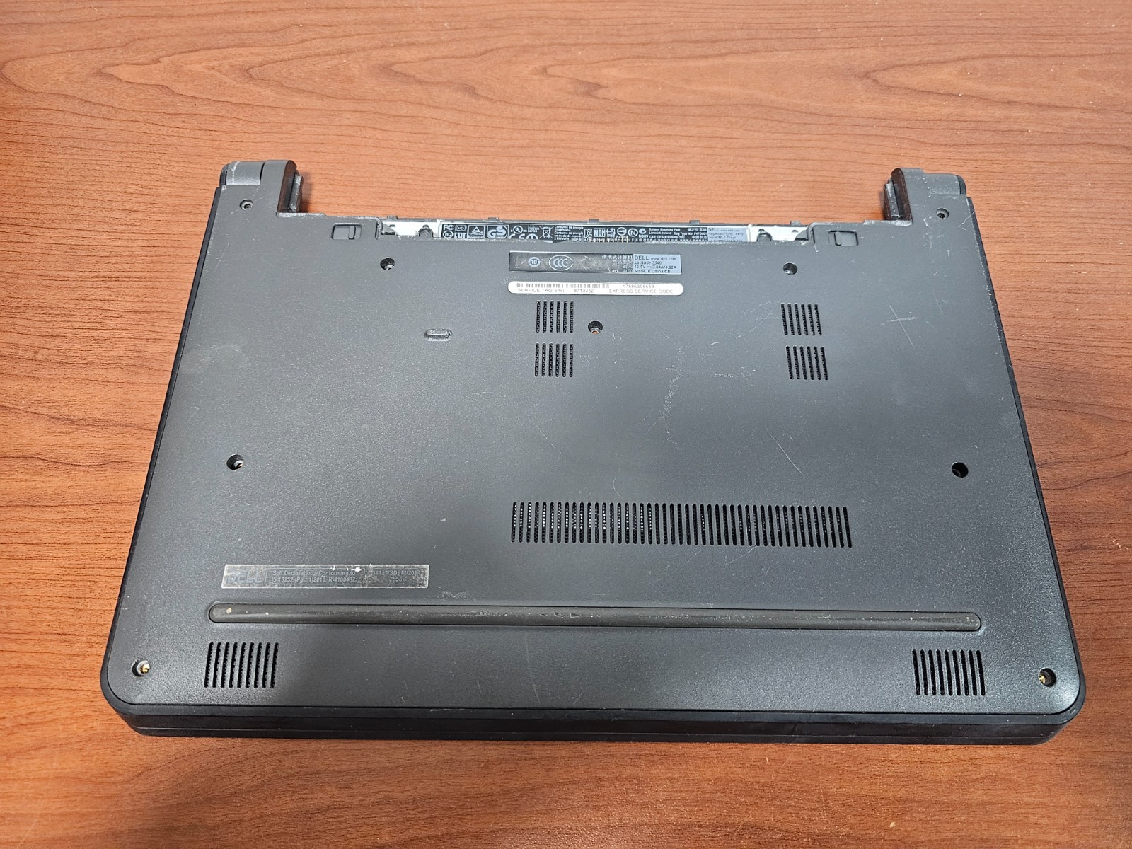 DELL Latitude 3340 Laptop (13.3″, i3-4005U, 8 GB/128 GB SSD, Win11) – READ!