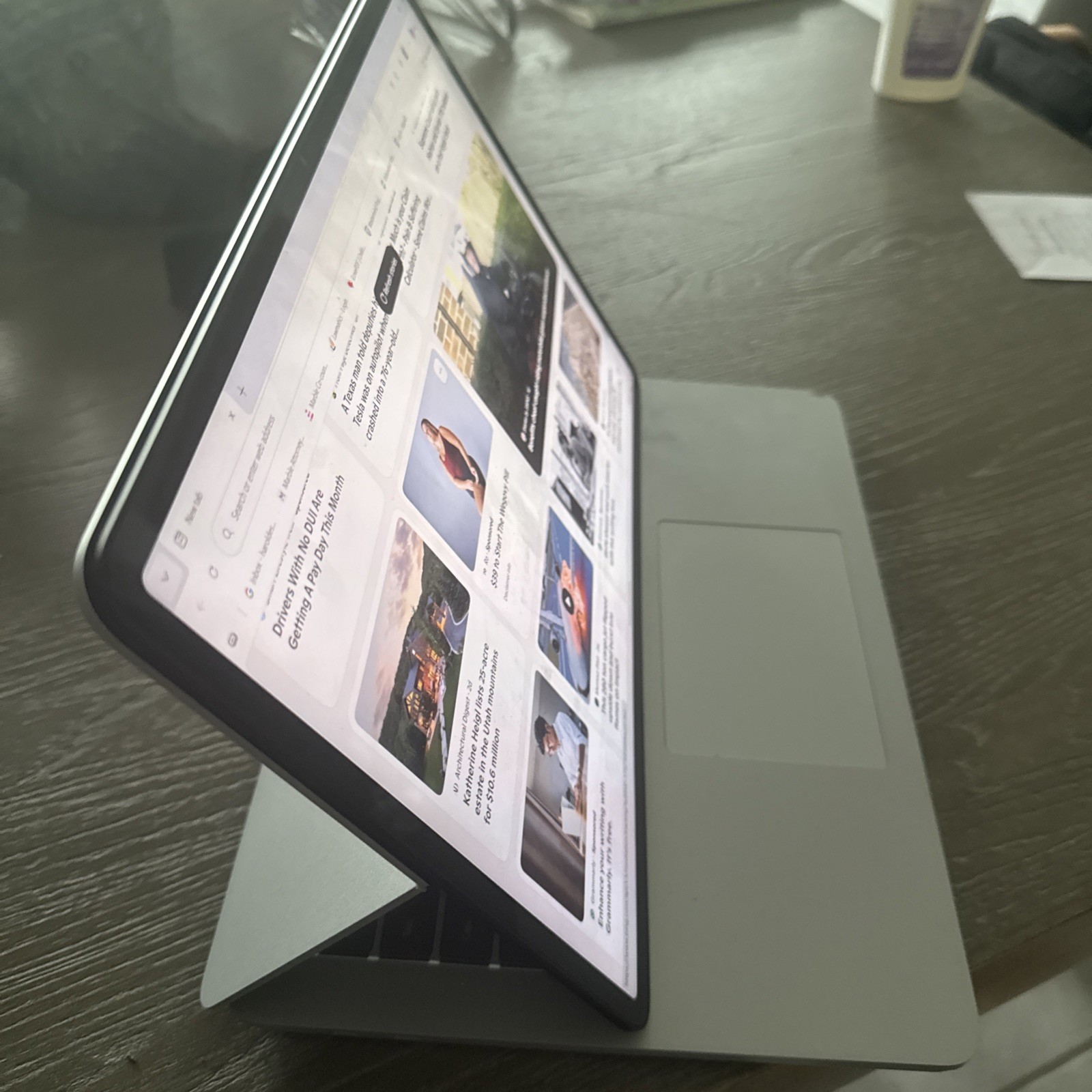 Surface Laptop Studio 14.4″ Touchscreen i5-11300H 16GB RAM 256GB SSD Win 11 Pro