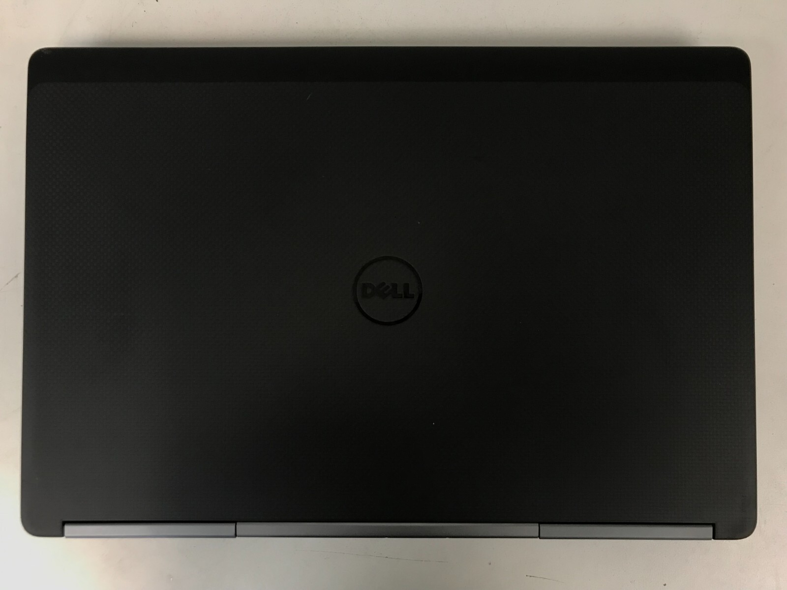 Dell Precision 7720 / 17.3″ / Intel Xeon E3-1545M V5 2.9GHz / 16GB RAM / 1TB SSD