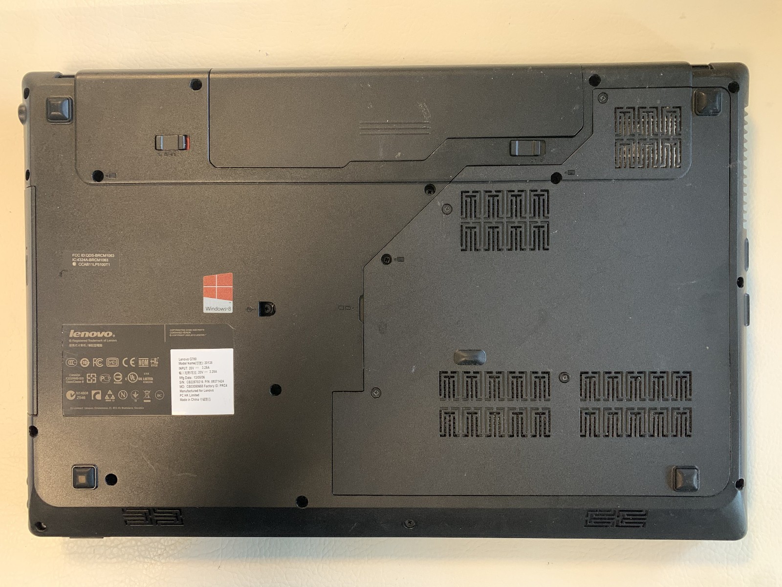 Lenovo G780 Model 20138 No Hard Drive 8 GB RAM DVD Drive 17″