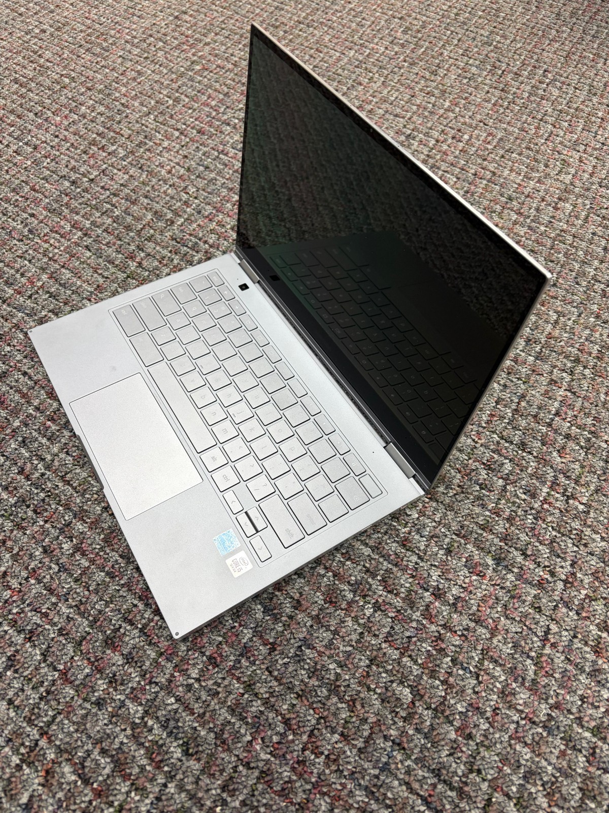 Samsung ChromeBook 13.3″ XE930QCA i5-10210U @ 1.60GHz 8GB RAM 256GB SSD *READ*