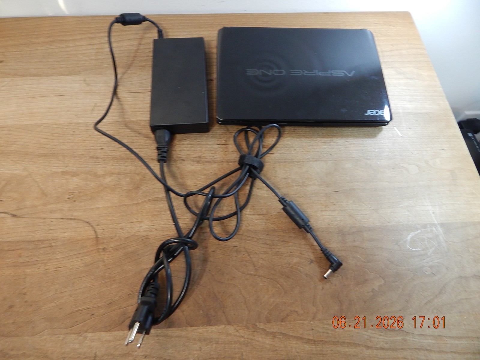 Acer Aspire One Laptop Computer For * Repair Or For Parts *