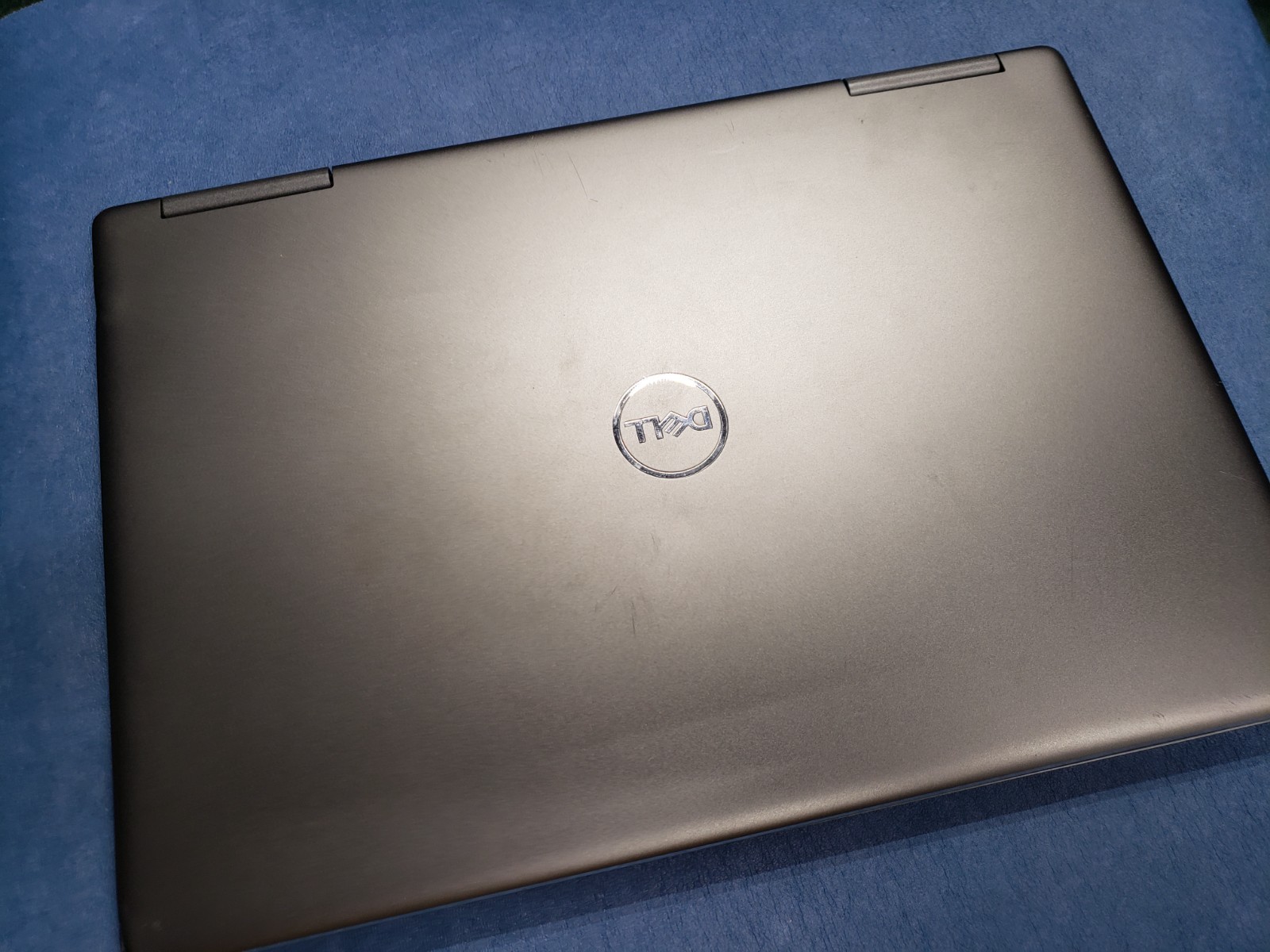 Dell Inspiron 7373 – 13.3″ – i5-8250 – 8GB ram – 237GB SSD screen damaged