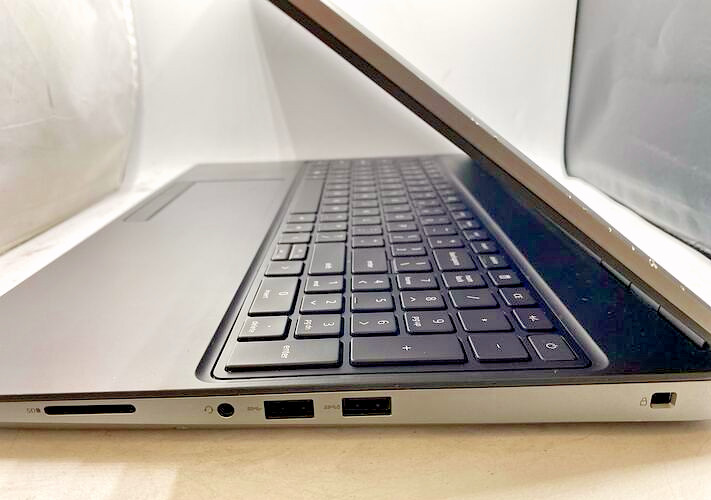 Dell Precision 7550 15.6″ Laptop Intel Core i7-10850H 2.70GHz 32GB RAM 1TB SSD
