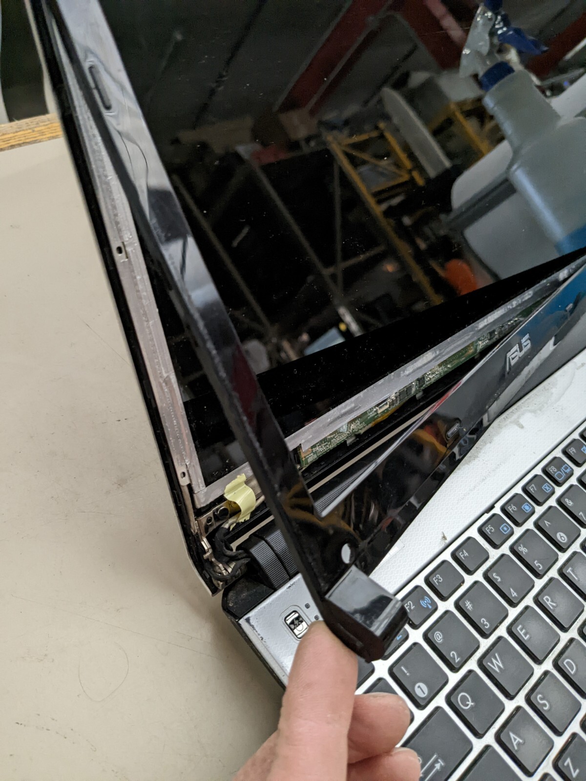 Asus UL30V 13.3″ Notebook Laptop 6GB RAM Webcam Wi-Fi Nvidia !Charity!