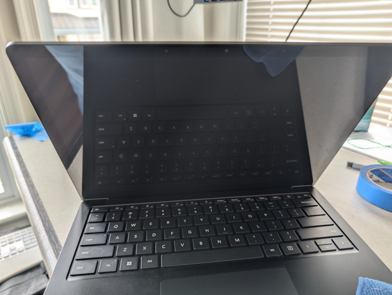 Microsoft Surface Laptop 3 13.5″ 256GB SSD, Intel Core i7 10th Gen – Bad Screen