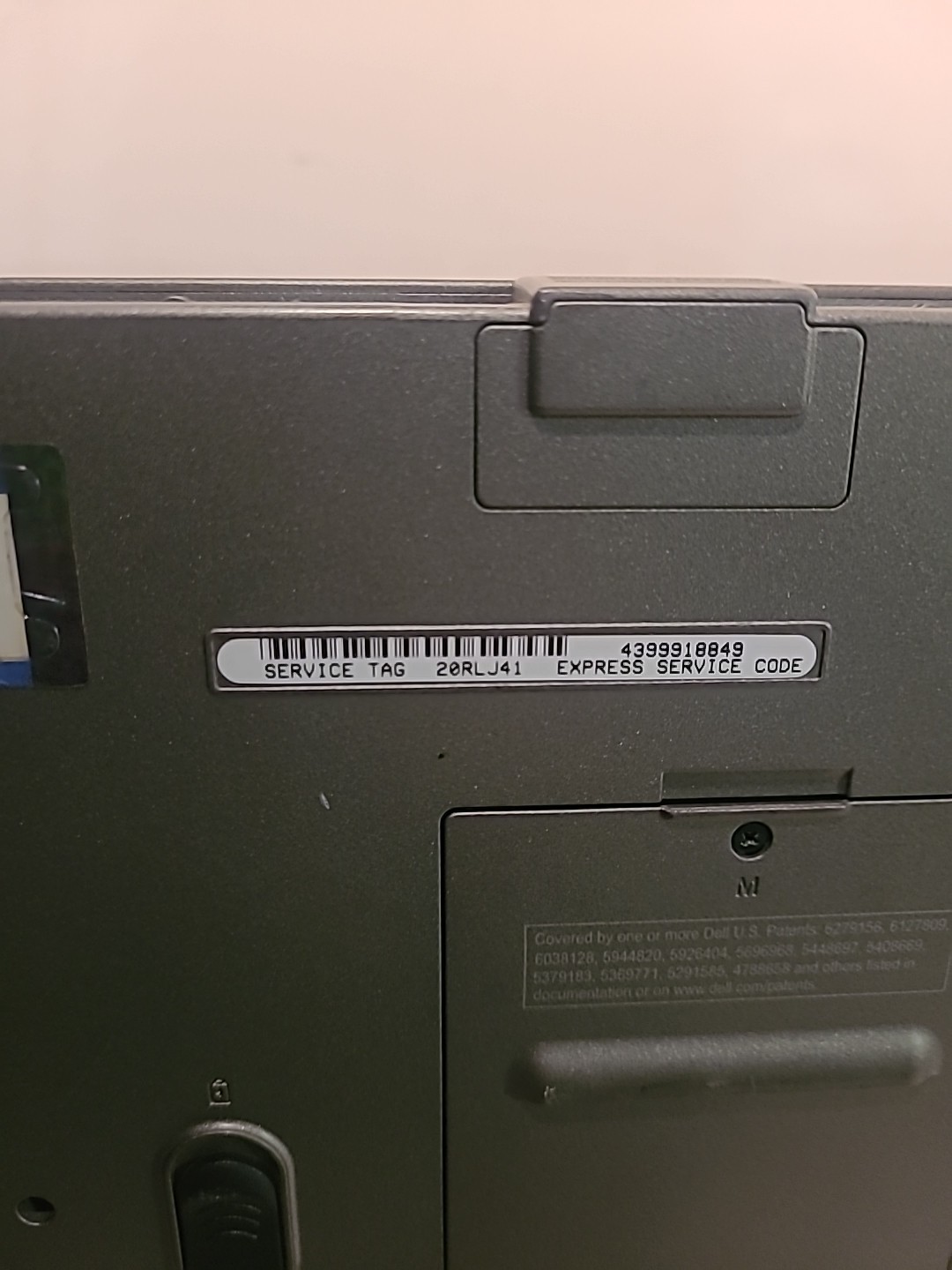 DELL INSPIRON 5100 – FOR PARTS – INTEL PENTIUM 4 – 512MB RAM –