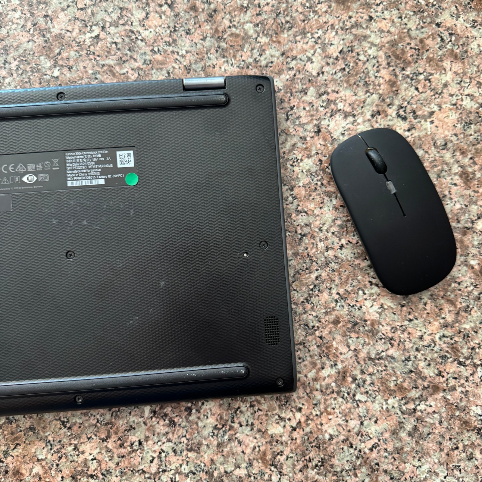 Lenovo Chromebook 300e 2nd Gen 2-in-1 11.6″ HD Touch 4GB 32GB – Wireless Mouse