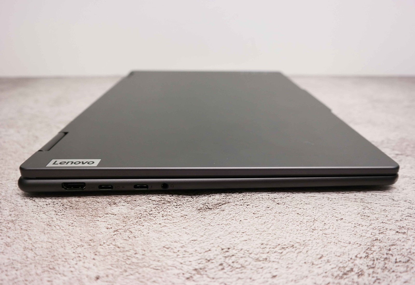 Lenovo Yoga 7i 16IML9 16″ Core Ultra 7 155U 16GB BROKEN