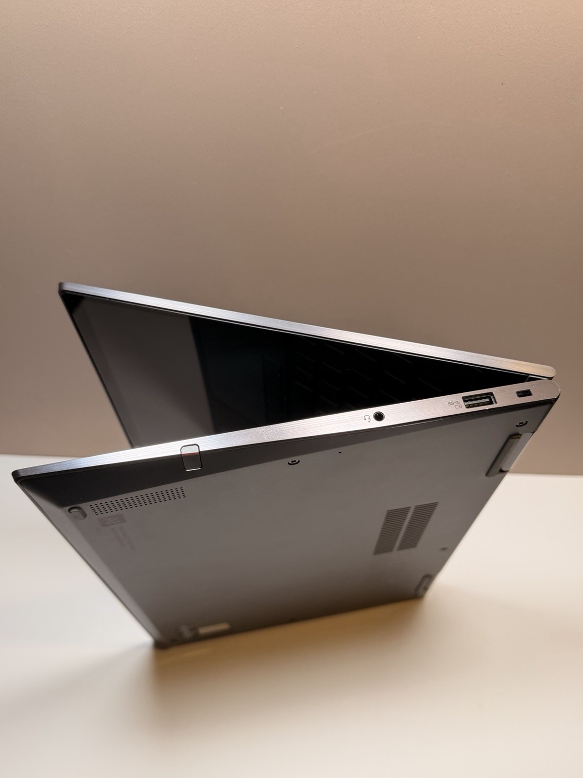Lenovo ThinkPad X1 Yoga Gen 6 14″ FHD IPS Touch Glossy i7-1185G7 16GB RAM 512GB