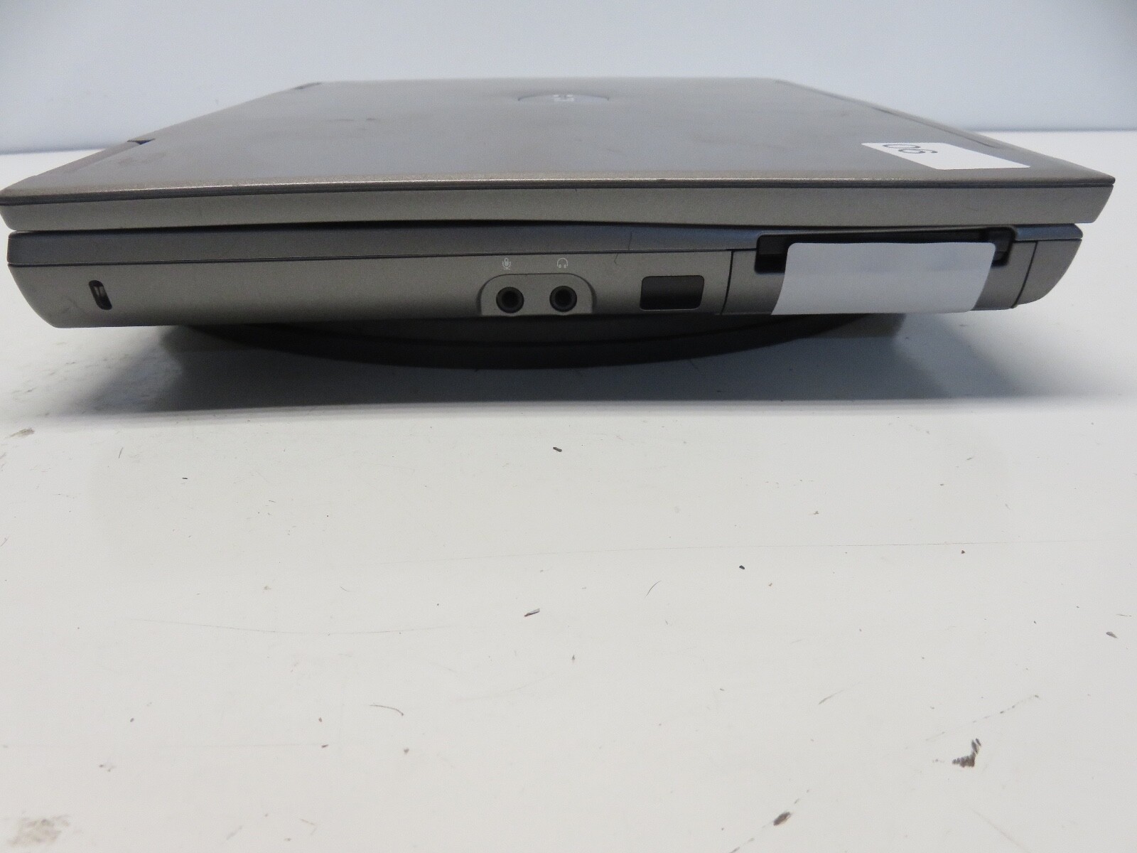 Dell Latitude D610 Pentium M 1.86 GHz 1GB 40 GB WIN XP No Batt