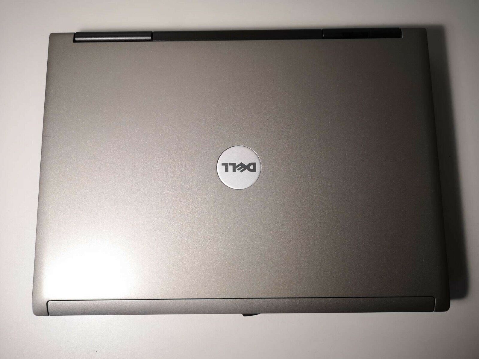 Dell Latitude D820 C2D T7200 2.00Ghz 1280x1024px 2GB/250GB HDD Win 7 Pro