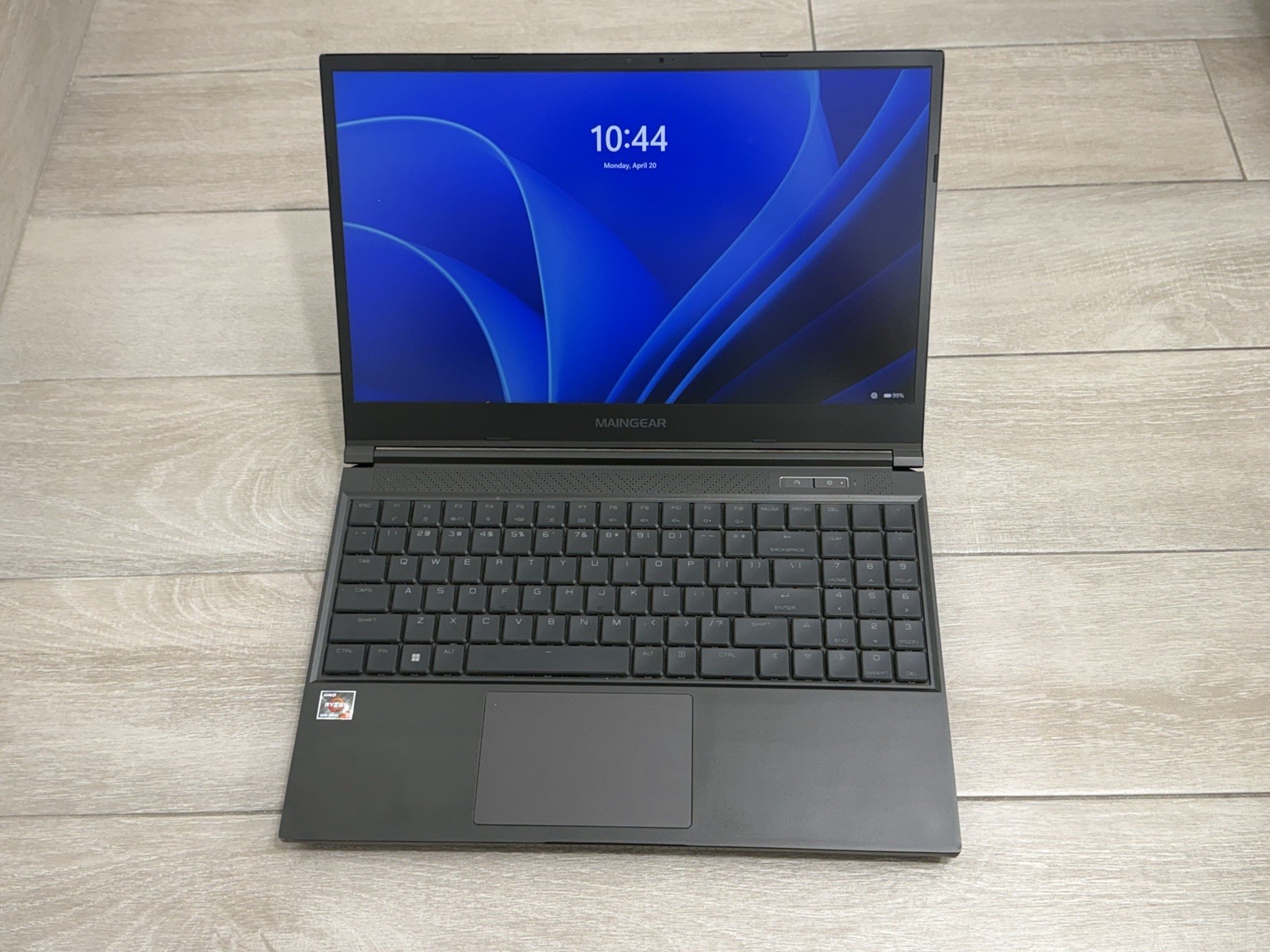 MAINGEAR Vector Pro 2 Gaming Laptop Ryzen 9 6900HX 16GB RAM 512GB SSD RTX 3070
