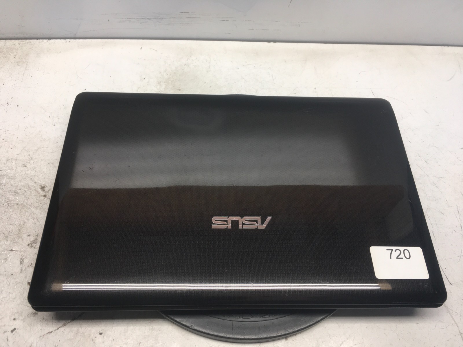 Asus K52F-BBR5 Intel Pentium P6100 2GHz 3 GB NO HDD NO BAT – DIM SCREEN